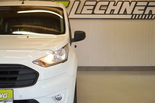 Ford Transit Connect view 10