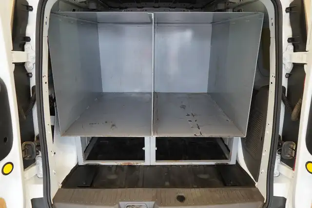 Ford Transit Connect view 14