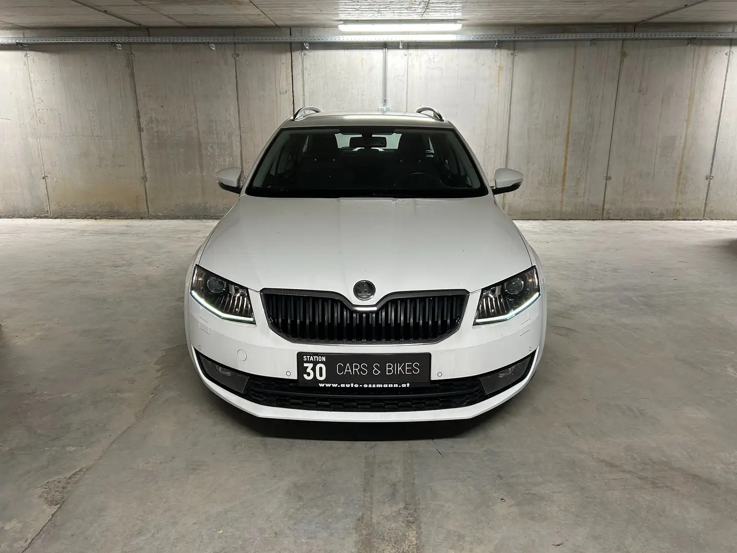 Skoda Octavia Octavia Combi 1,8 TSI Elegance TÜV Neu *AHK Weiß - 2