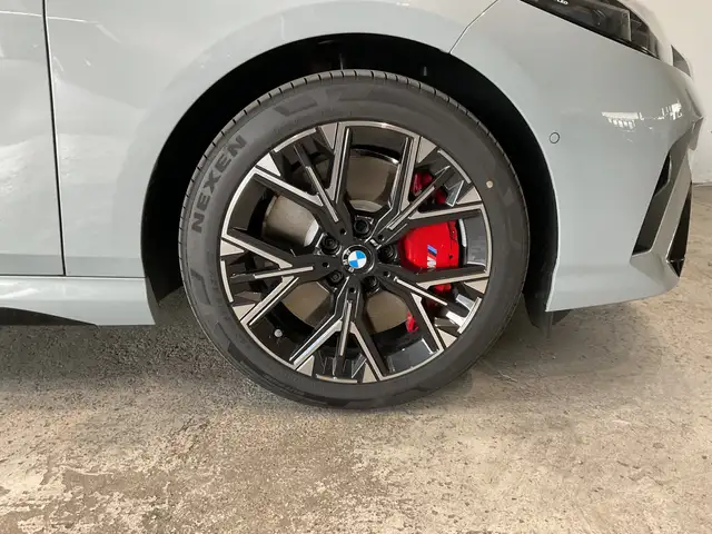BMW 2 Series view 12
