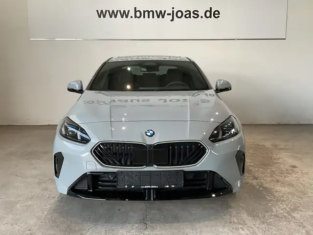 BMW 2 Series view 2