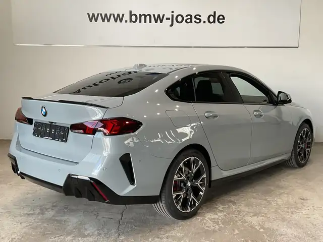 BMW 2 Series view 13