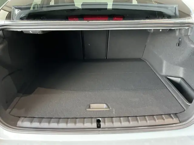 BMW 2 Series view 10