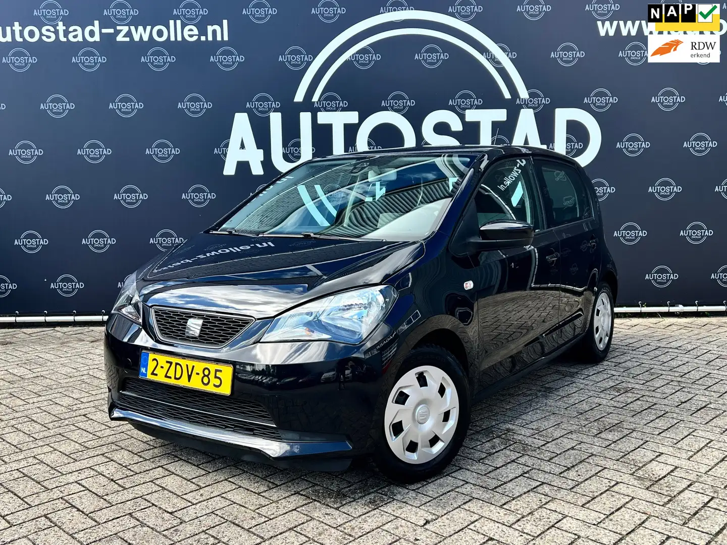 SEAT Mii 1.0 Style Dynamic NL-Auto / APK / Airco / NAP / El Černá - 1