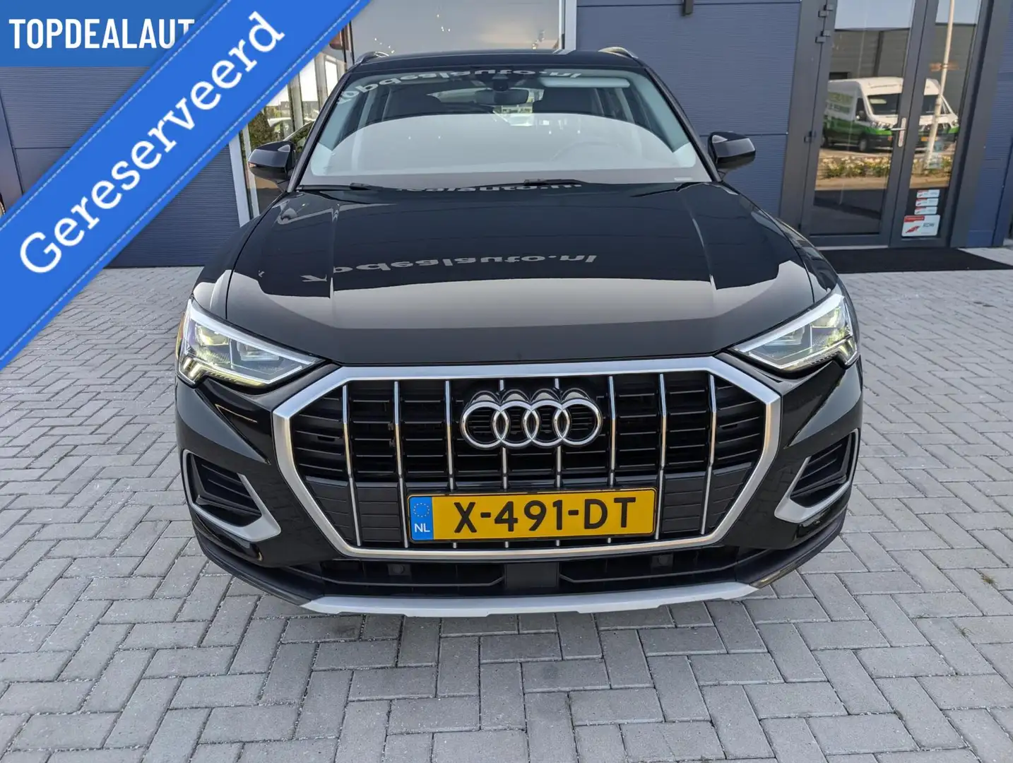 Audi Q3 35 TFSI Edition + Automaat/Led/Pdc/stoelverw Noir - 2