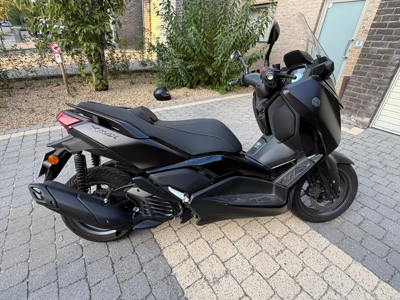 Yamaha X-Max 125