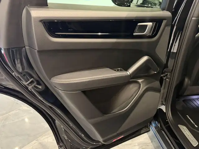 Porsche Cayenne Coupe E-Hybrid PHEV**ERST BESITZ** Ansicht 39