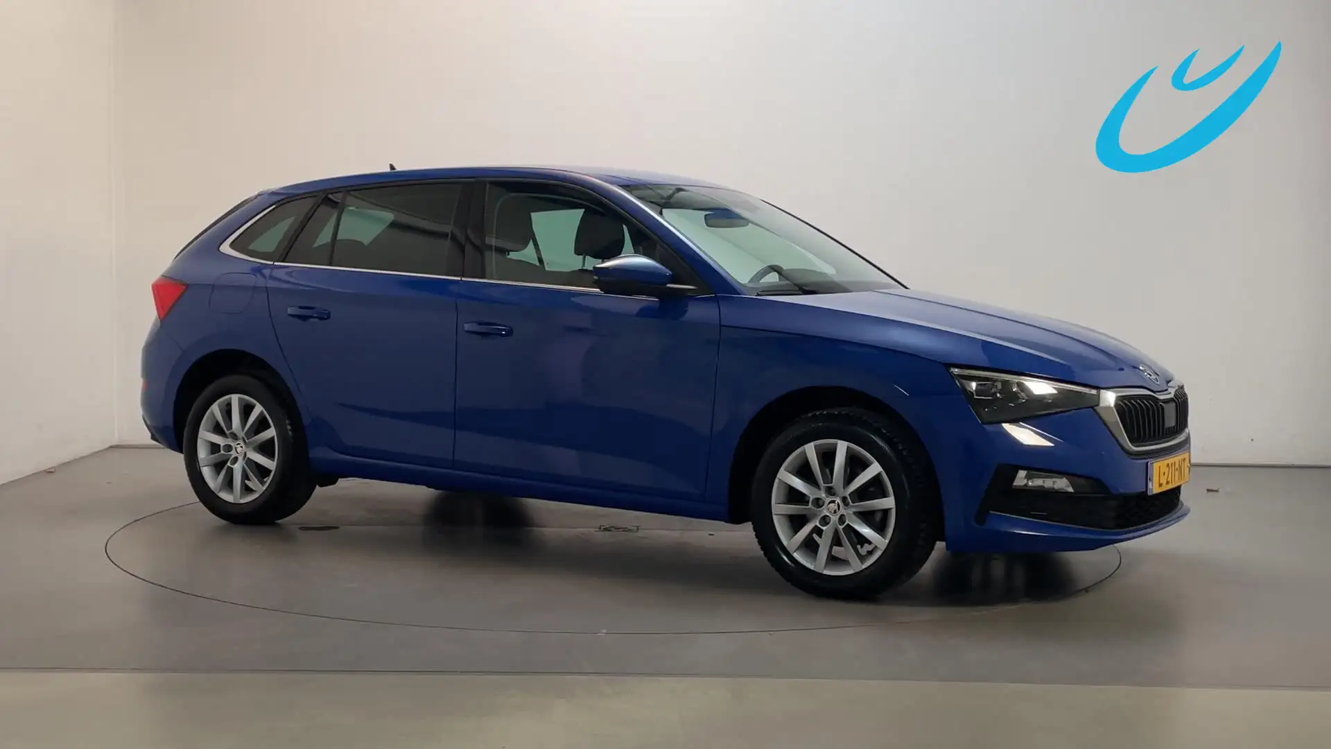 Skoda Scala 1.0 TSI 110pk DSG Business Edition Alcantara LED S Blauw - 1