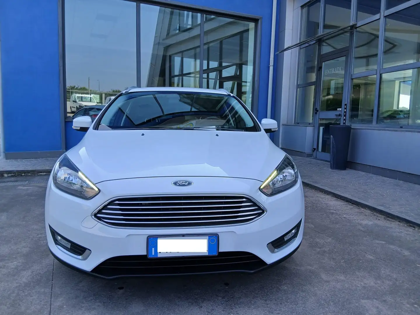 Ford Focus SW 1.5 tdci Titanium Business s Blanc - 1