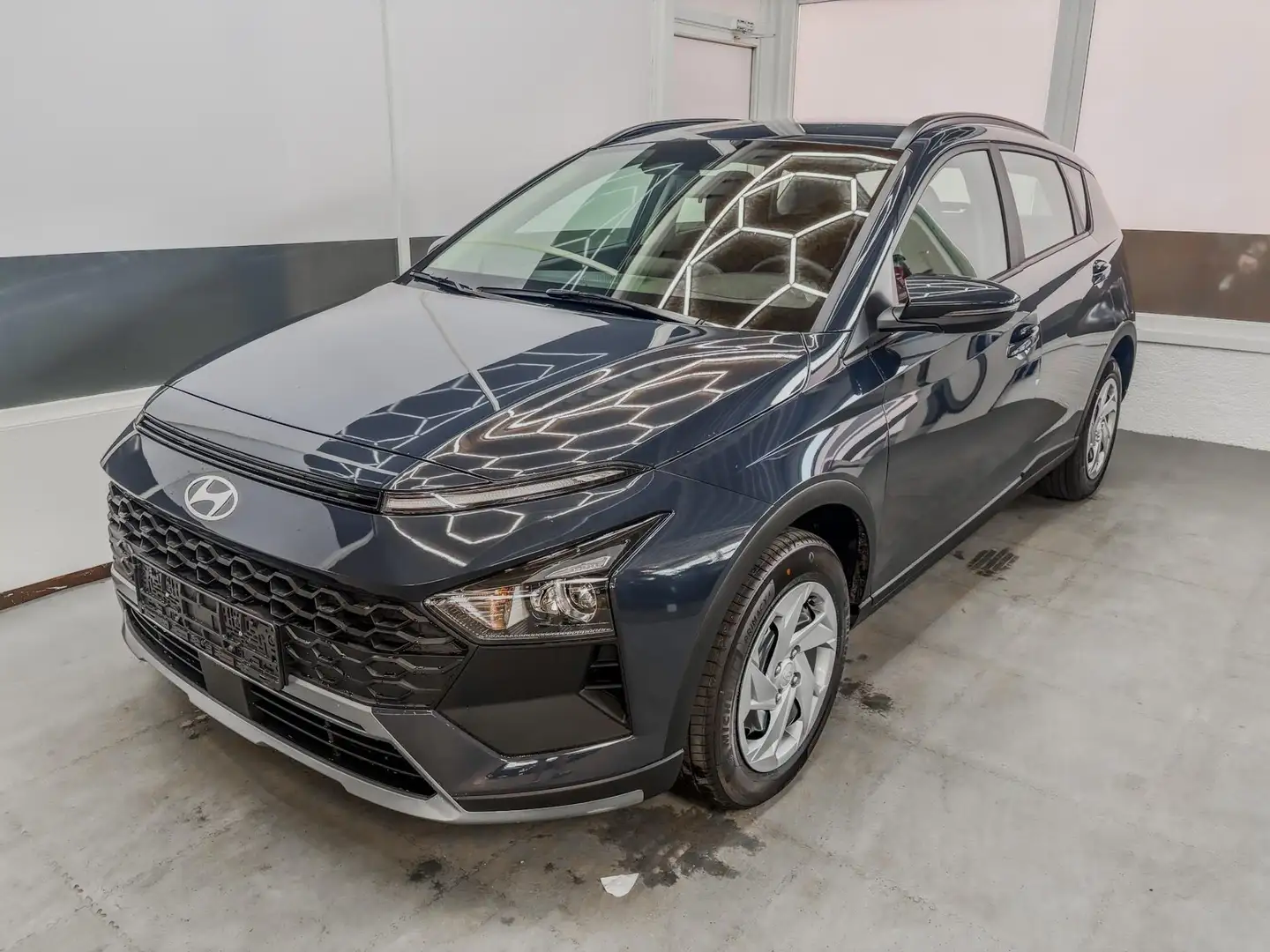 Hyundai BAYON LIFE DCT NAVI RFK TEMPOMAT 1.0 T-GDi DCT 66,2kW... Grau - 1