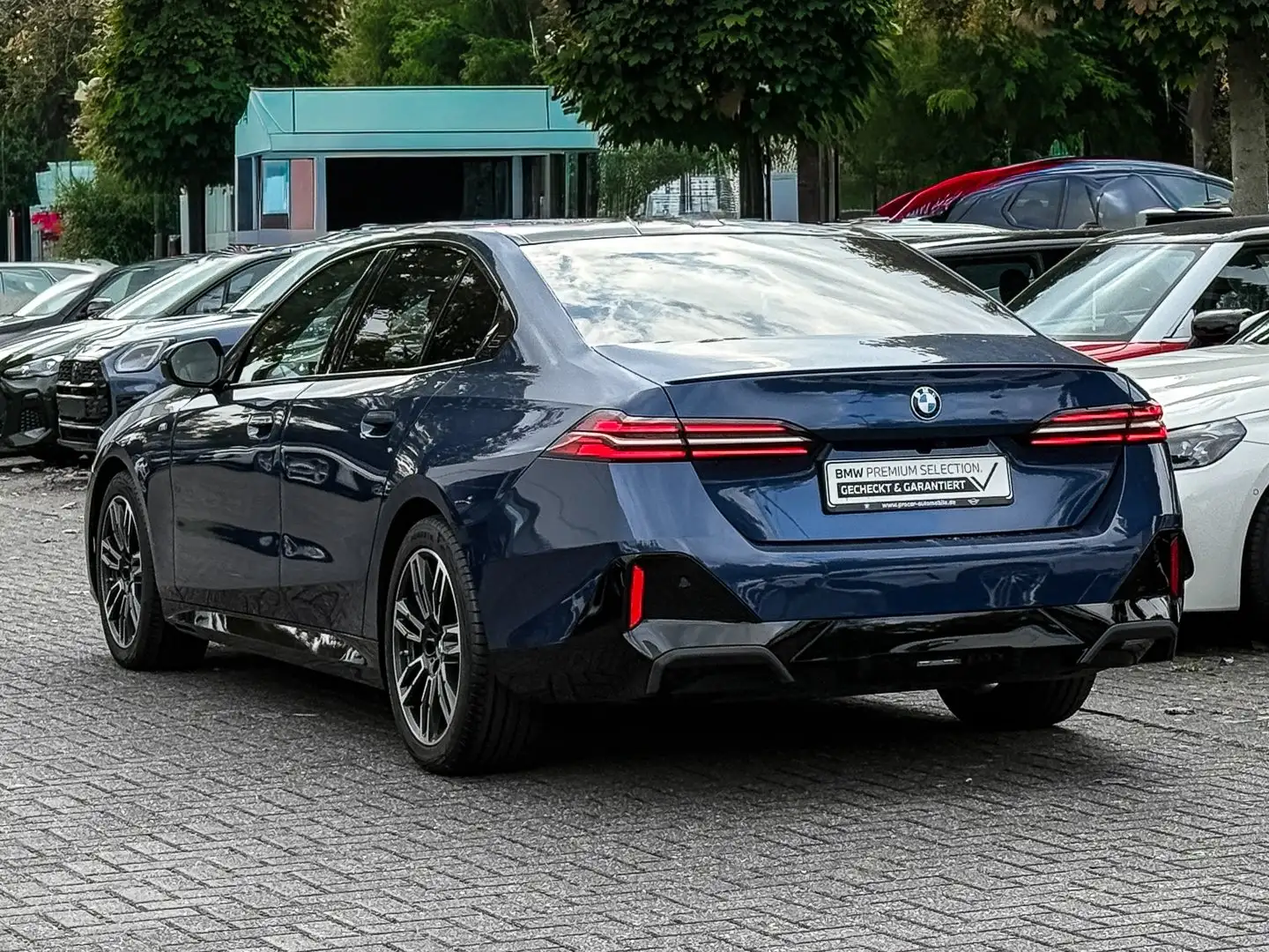 BMW 540 d xDrive M Sport Pano 4 Zonen H&K LivCocProf Adapt Blau - 2