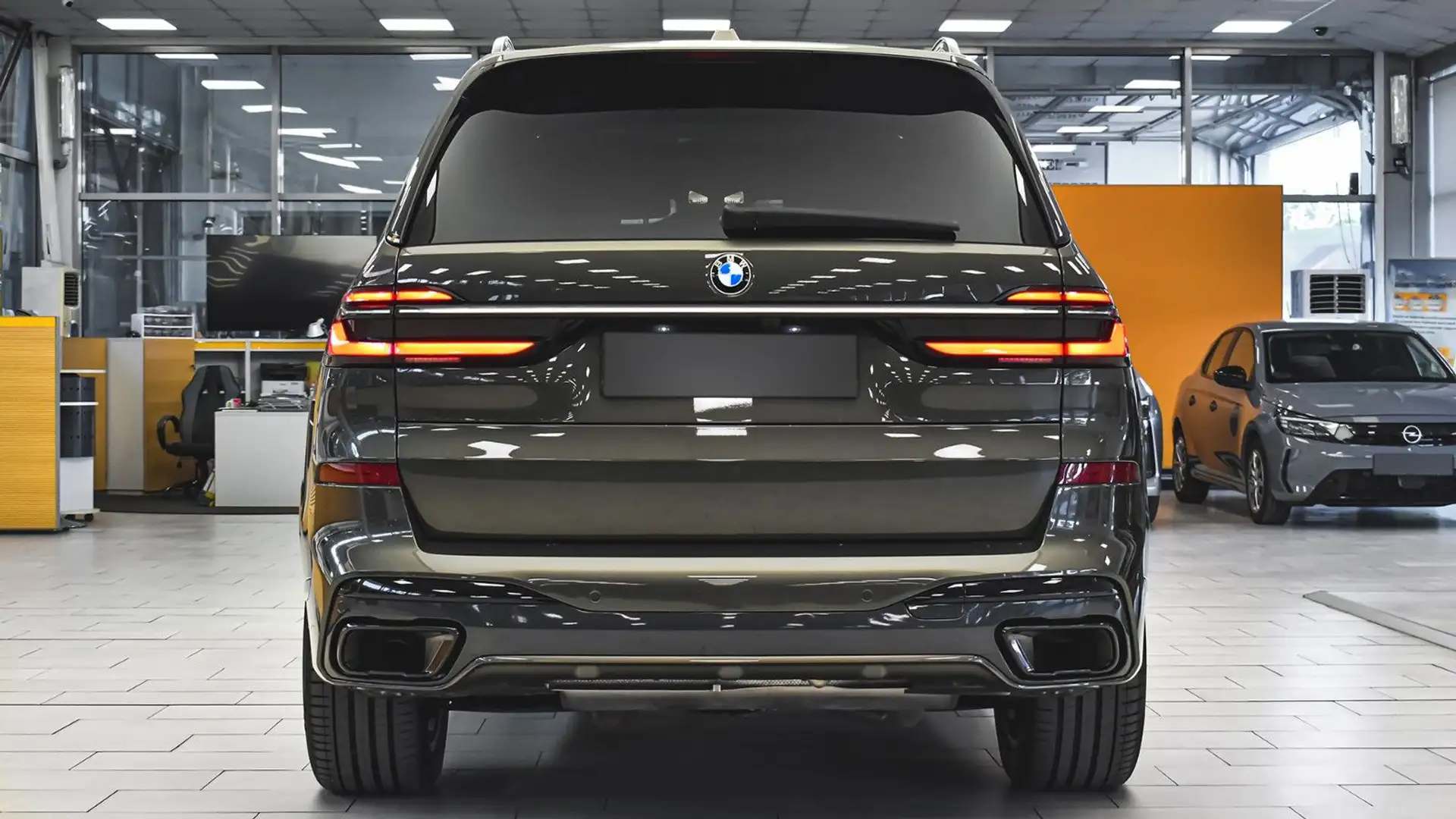 BMW X7 xDrive40d M Sport Steptronic Executive Drive Grün - 2