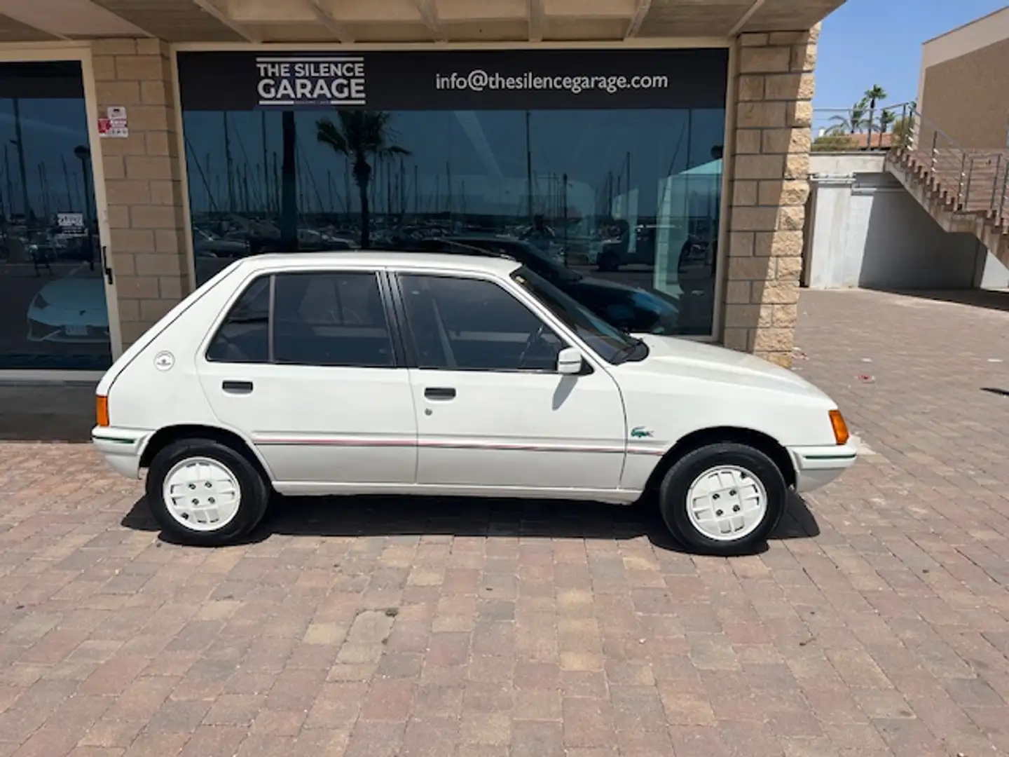 Peugeot 205 Berlina Manual de 5 Puertas Weiß - 2