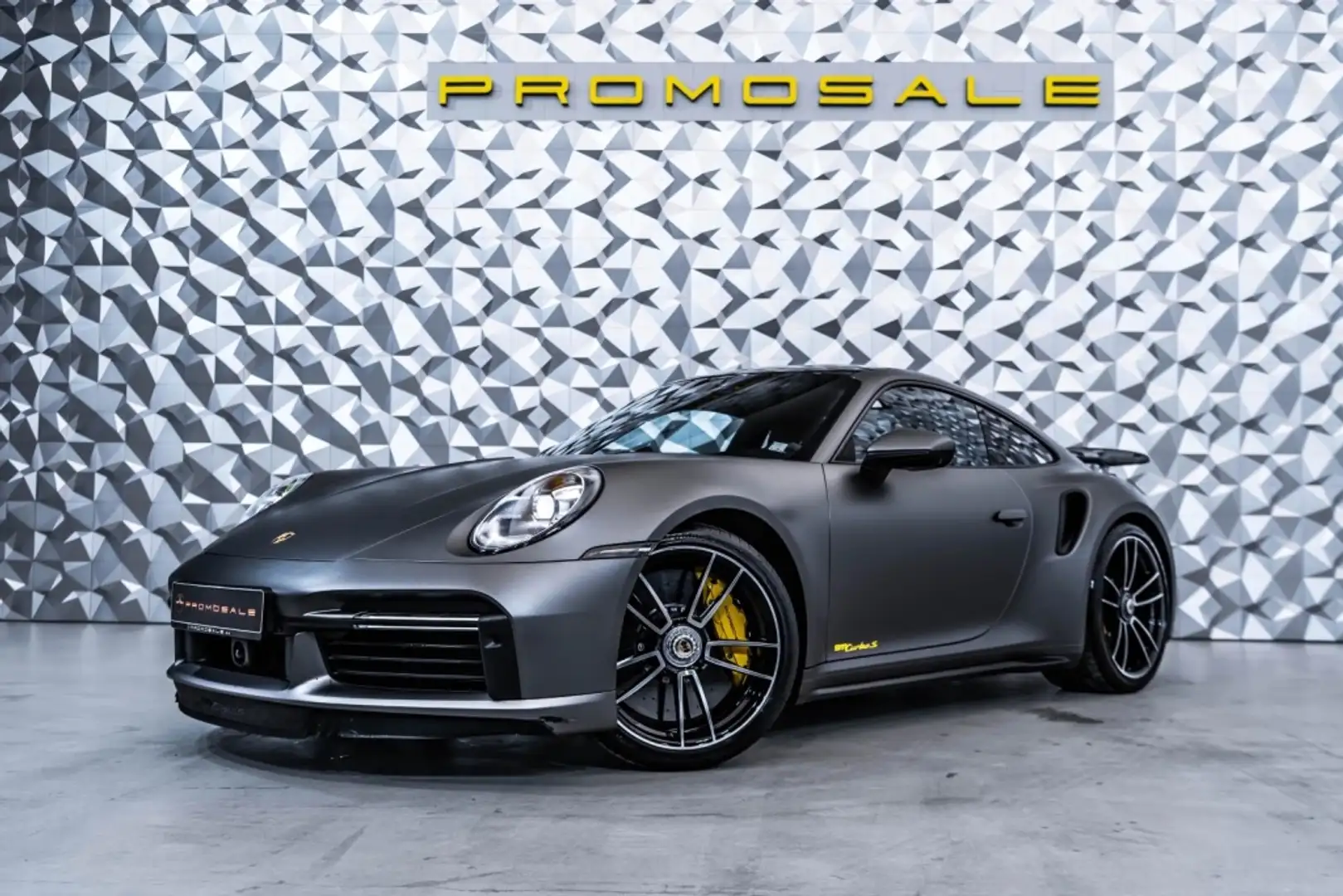 Porsche 992 Turbo S Coupé PDK Grau - 1