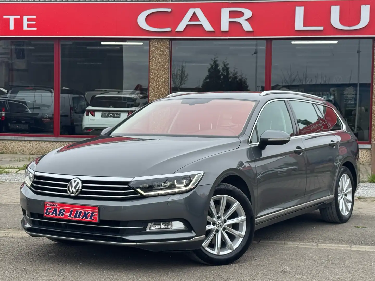 Volkswagen Passat Variant SW 1.4 TSI 15OCV HIGHLINE DSG7 MATRIX CUIR GPS Gris - 1