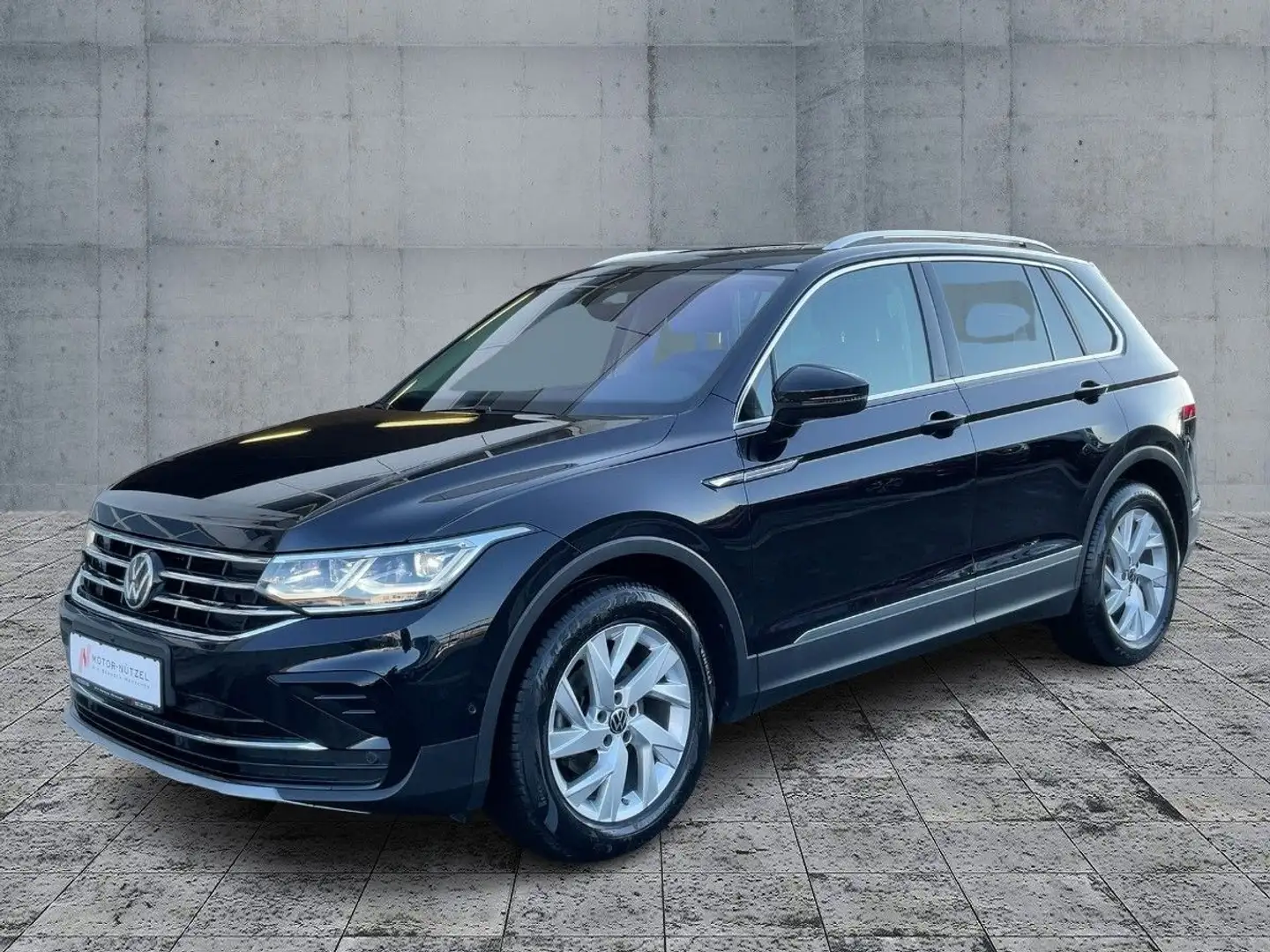 Volkswagen Tiguan 1.5 TSI DSG ELEGANCE MATRIX+NAVI+PANO+ACC Schwarz - 2