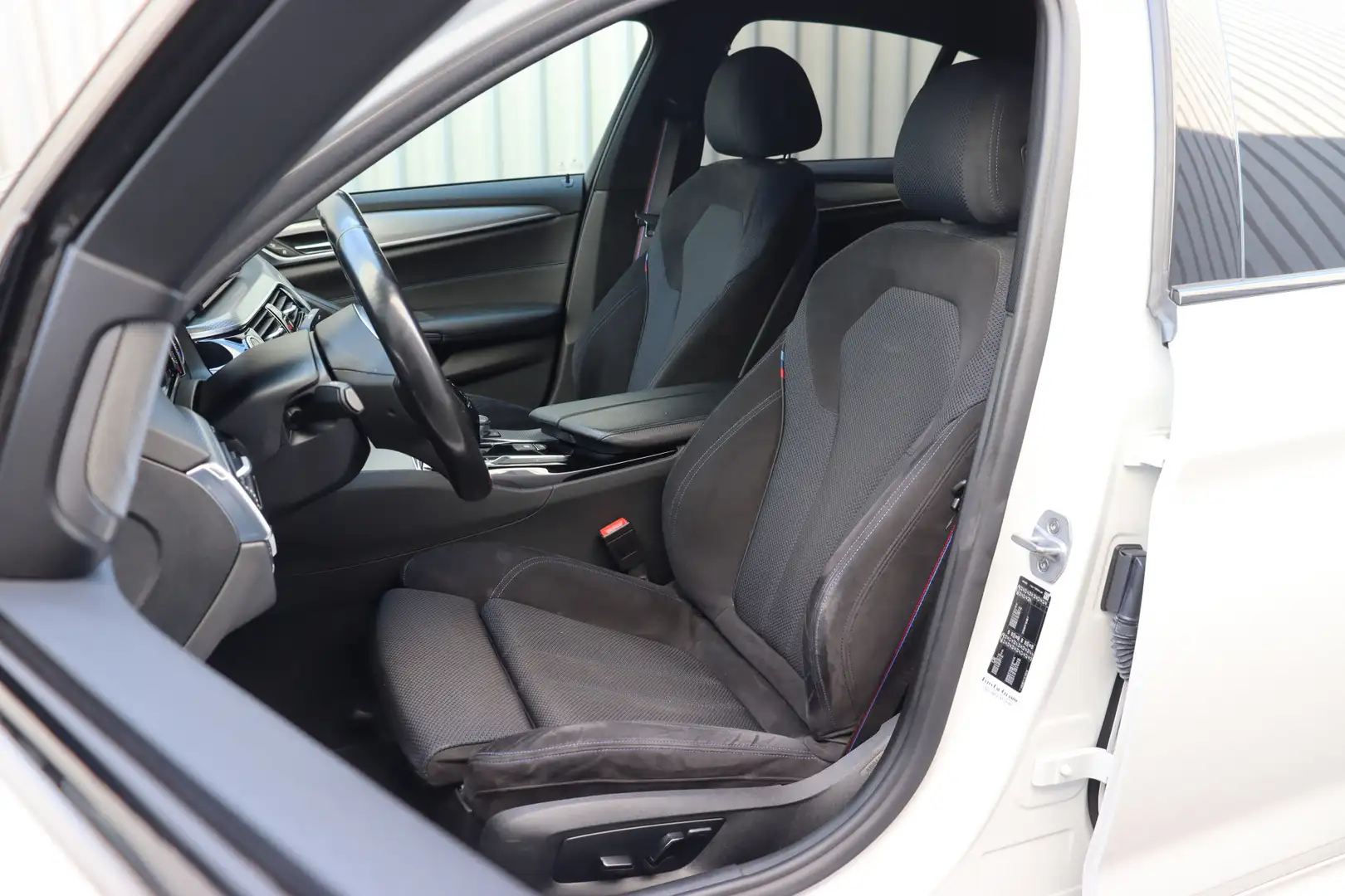 BMW 520 5 Serie 520i Executive M Sport Automaat / Sportsto Weiß - 2