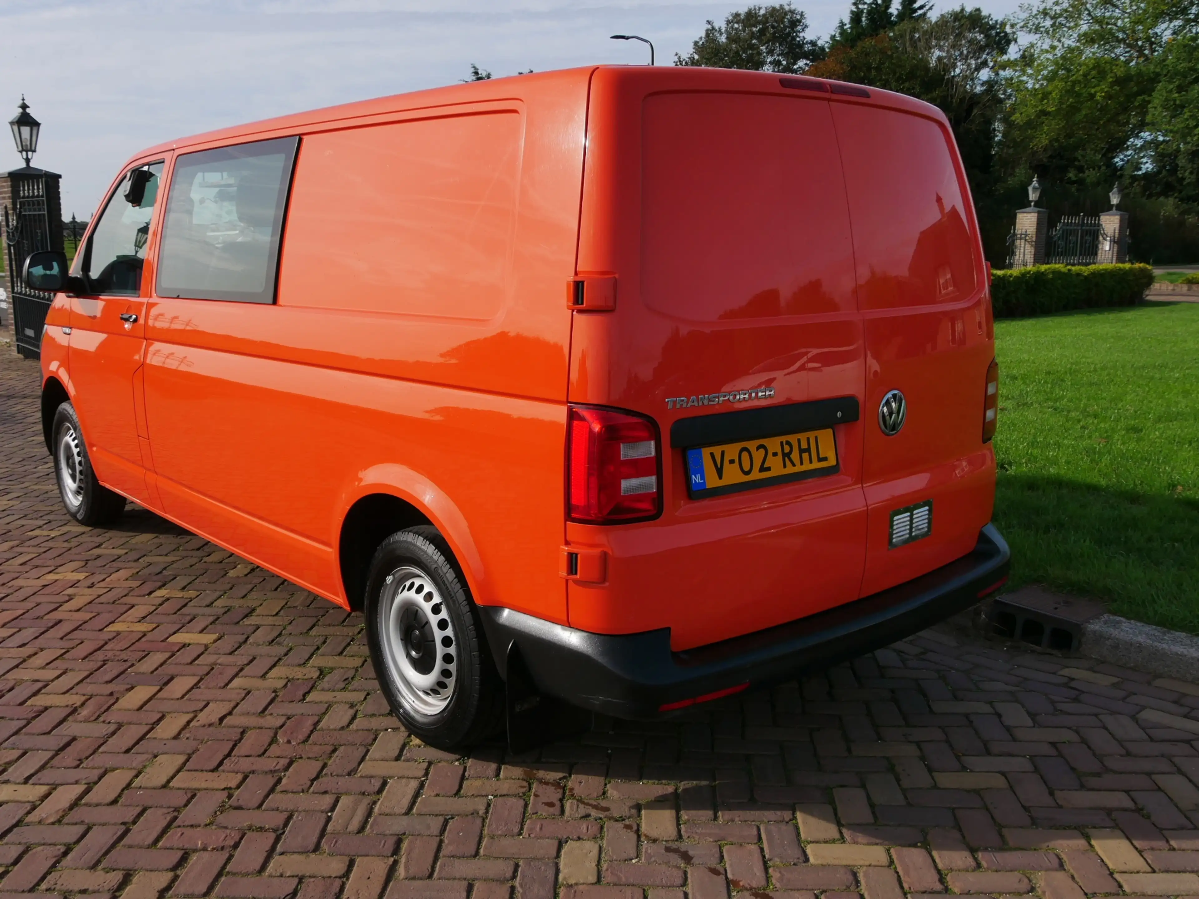 Volkswagen Transporter 2.0 TDI L2H1 DUBB CAB Plus | AC | 10999 EX BTW — photo 6