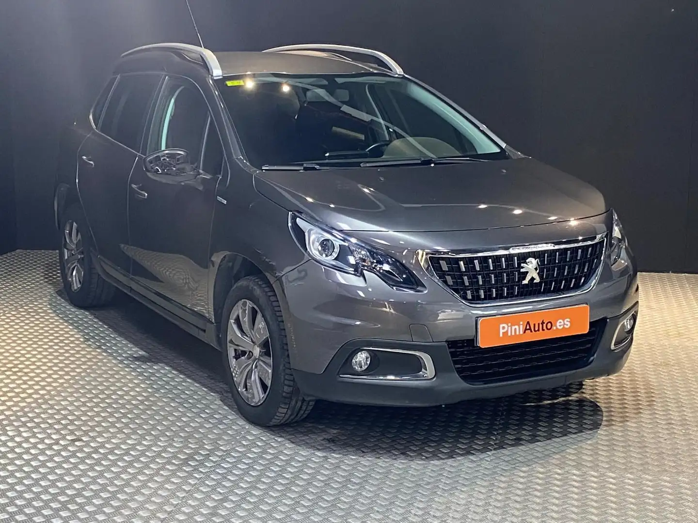 Peugeot 2008 1.6 BlueHDI Style 100 Gris - 2