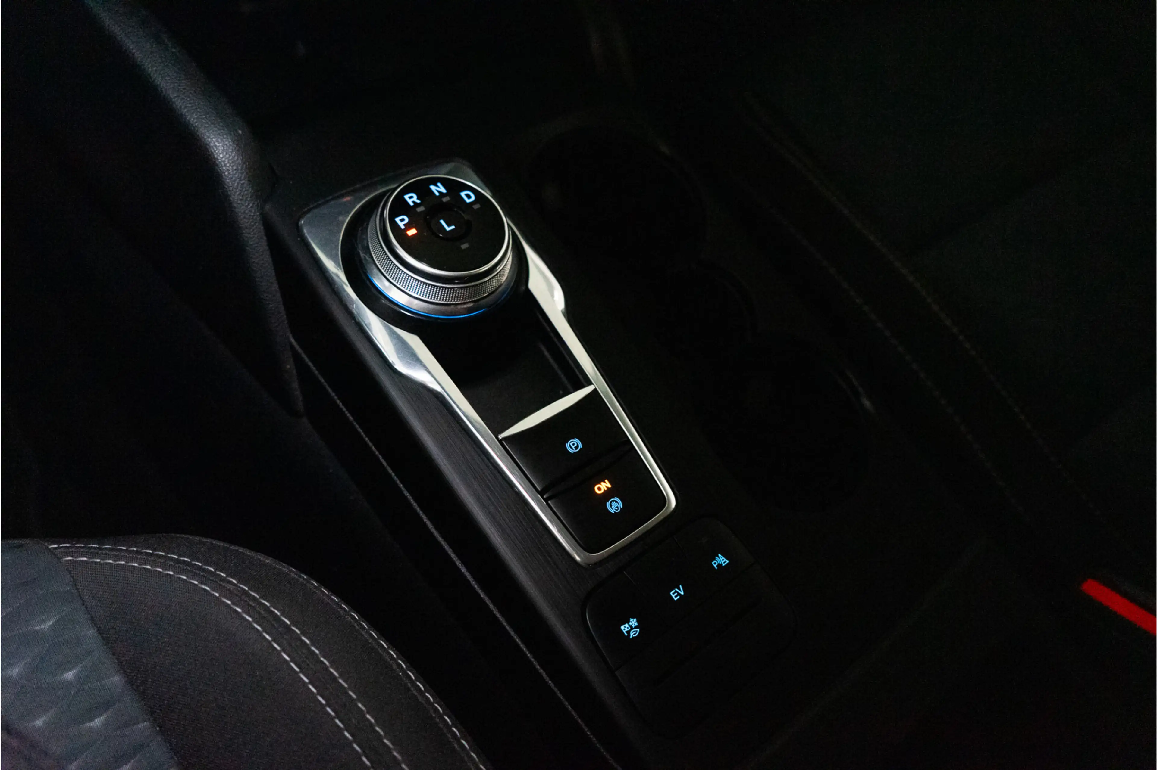 Ford Kuga 2.5 PHEV Titanium 225PK | LED | Trekhaak | Keyless — photo 24