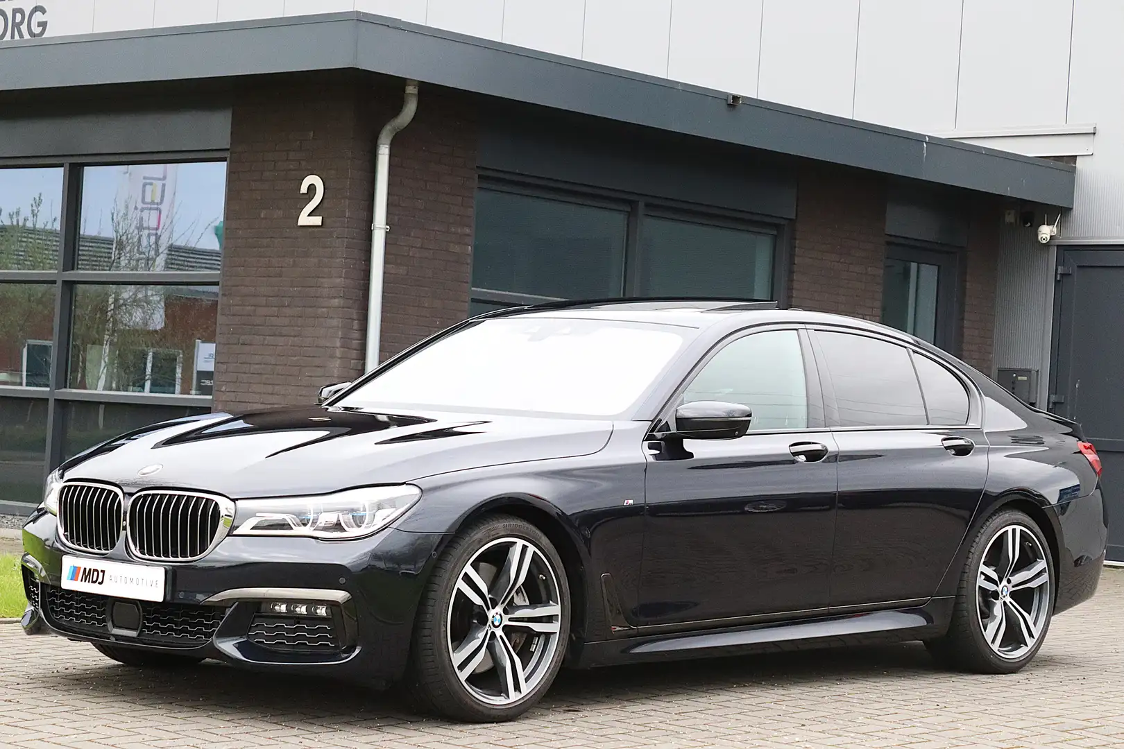 BMW 750 750i V8 449PK M Sport Laser Open Dak BTW-auto VOL Schwarz - 1
