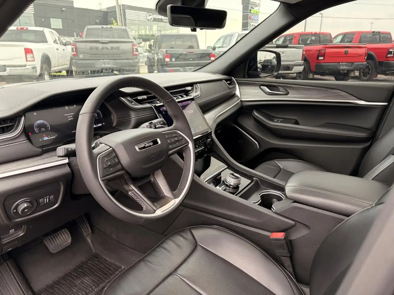 Jeep Grand Cherokee снимка Jeep Grand Cherokee