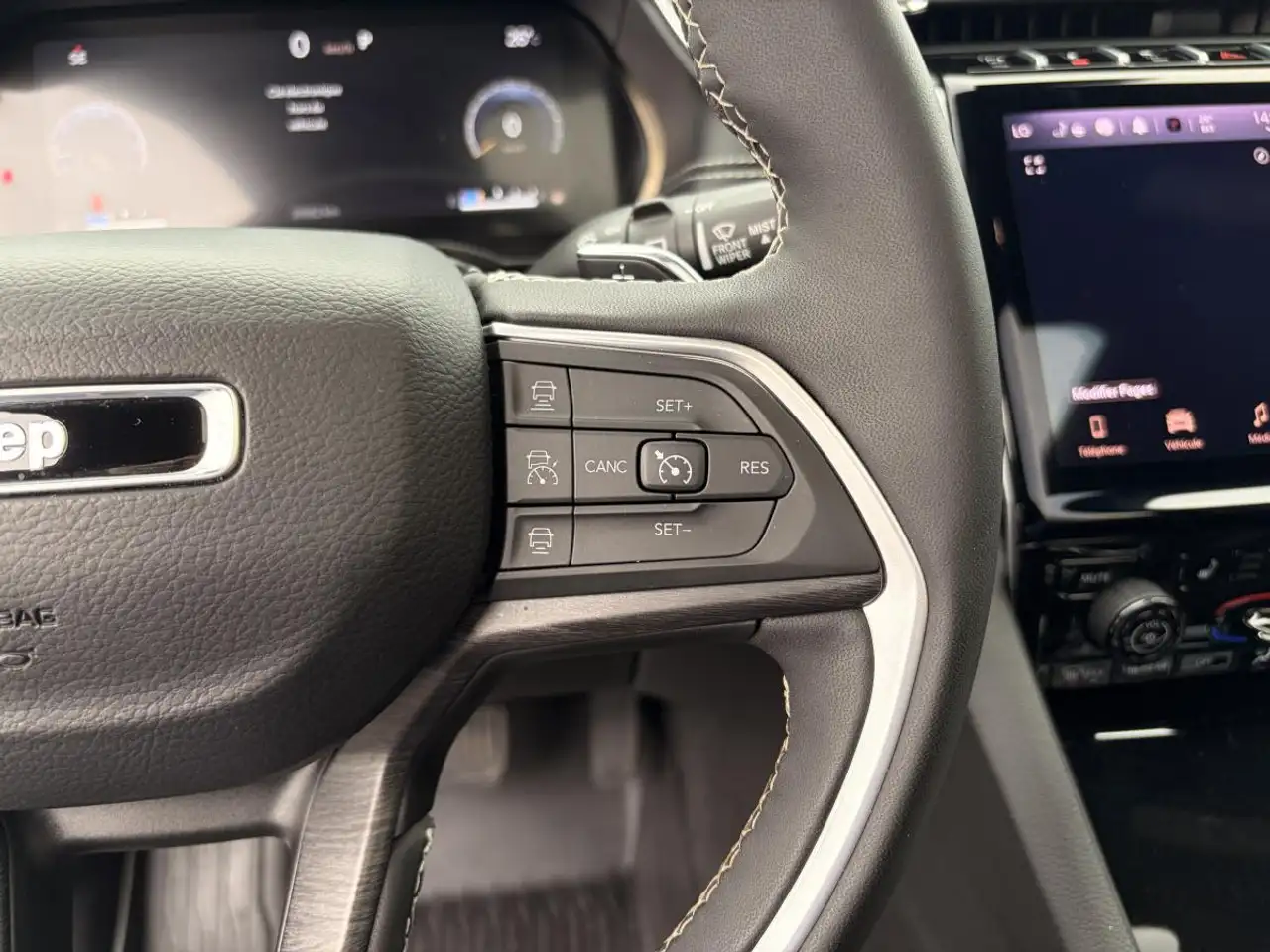 Jeep Grand Cherokee снимка Jeep Grand Cherokee