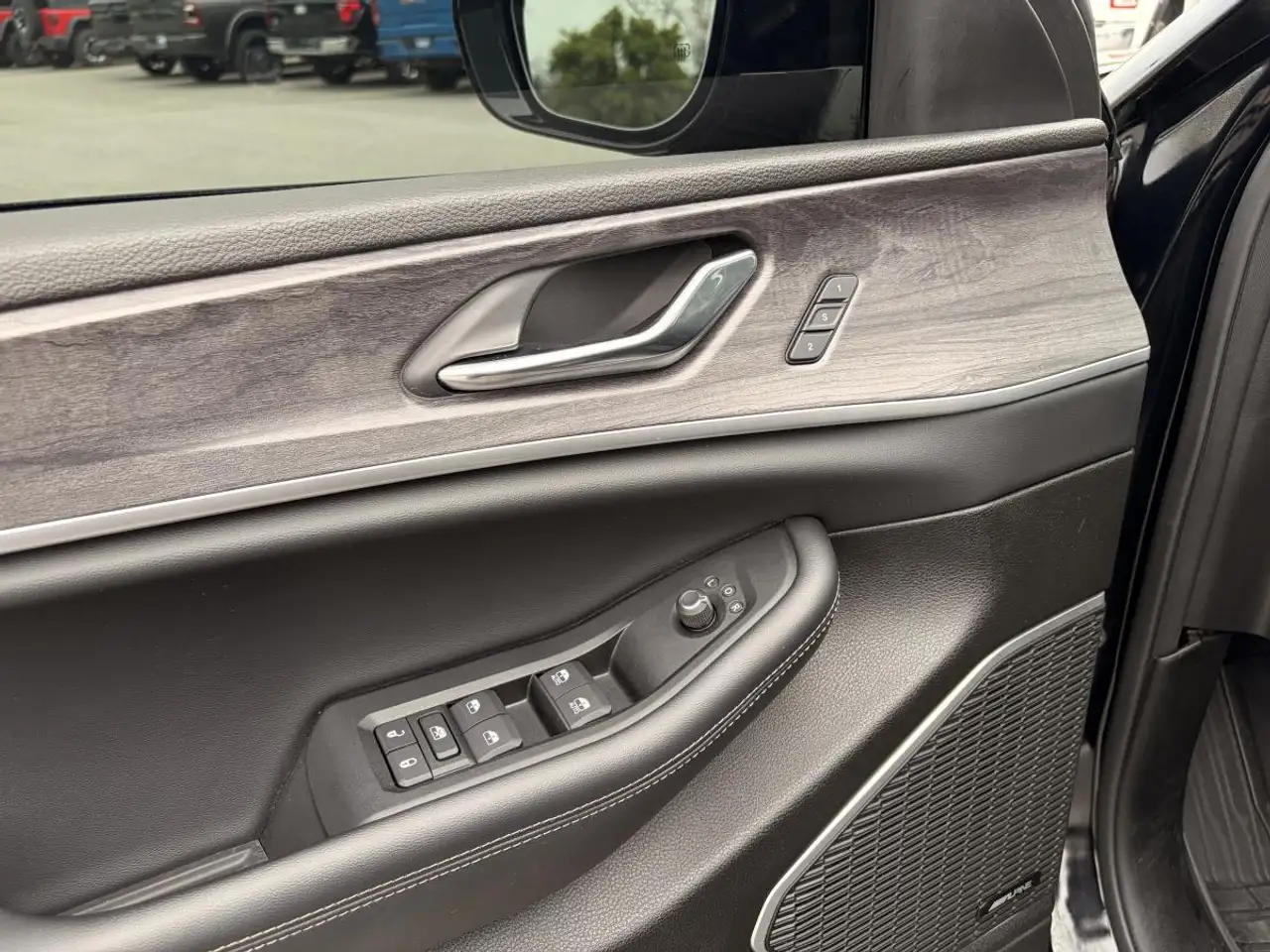 Jeep Grand Cherokee снимка Jeep Grand Cherokee