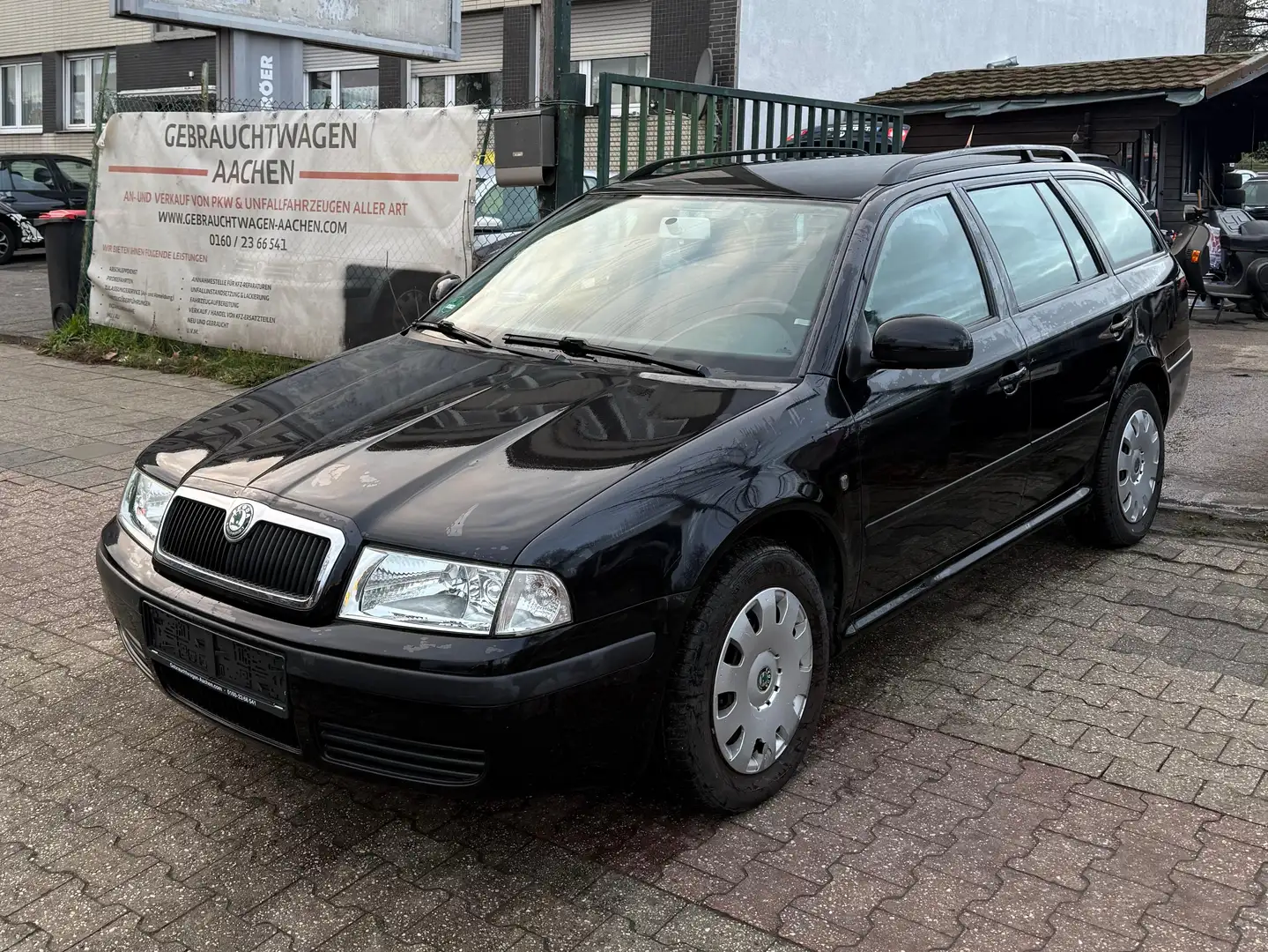 Skoda Octavia Tour,99973 Km,Md2010,Tüv+Zr+Federn uvm. neu Schwarz - 1