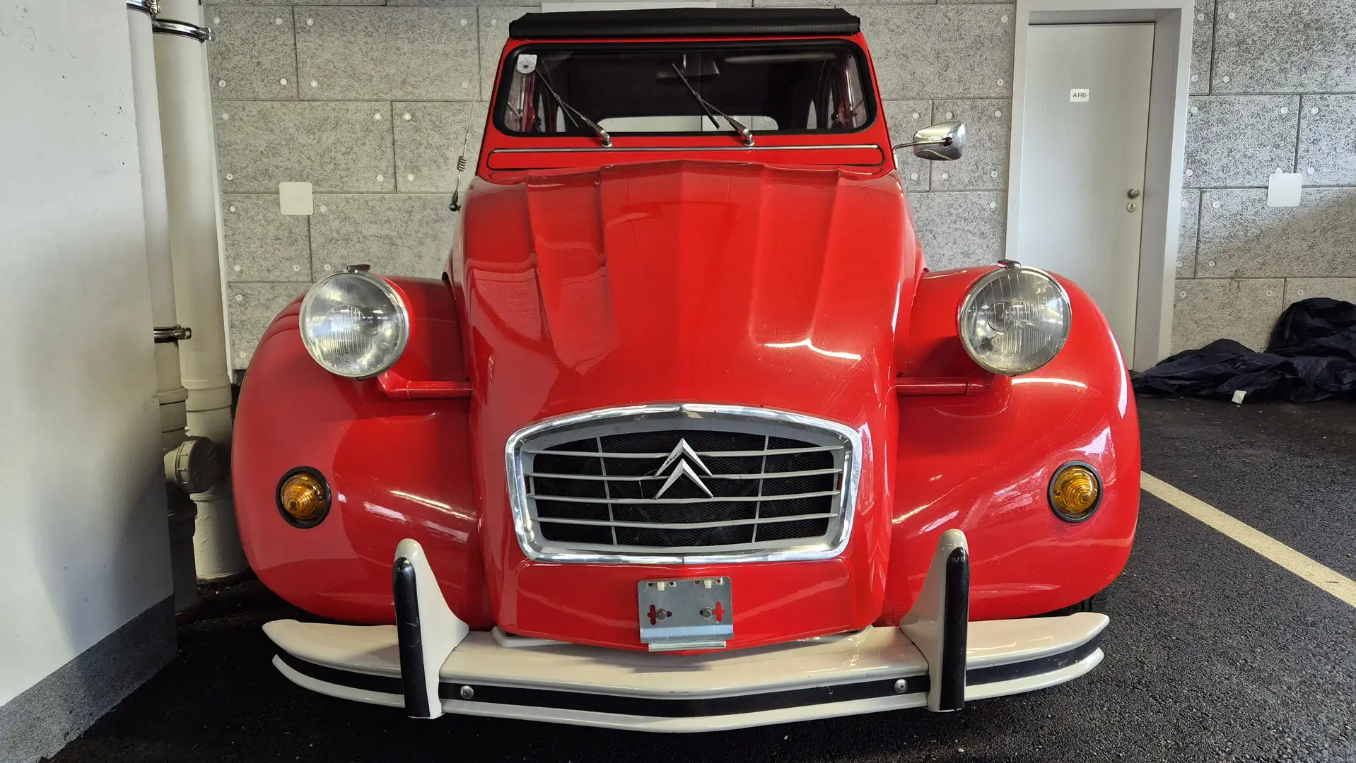 Citroen 2CV 6 Spezial Rot - 2
