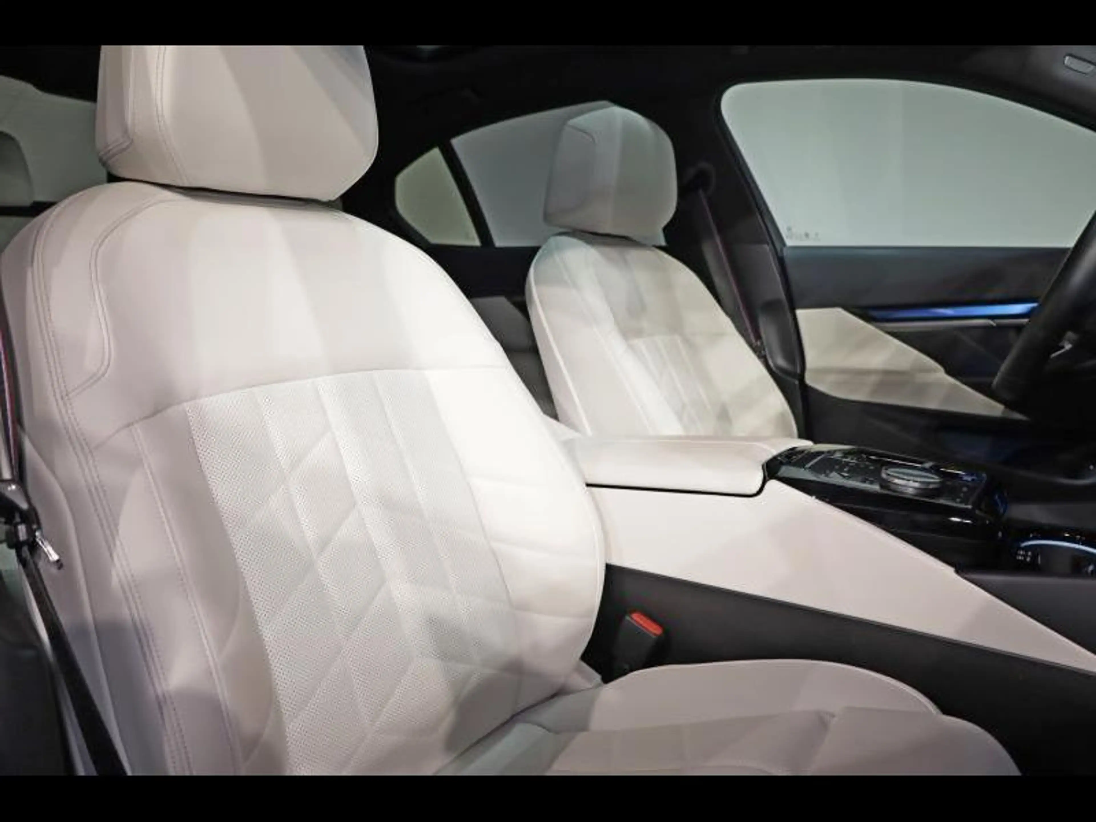 BMW i5 M60 xDrive Berline Kit M Sport — photo 11