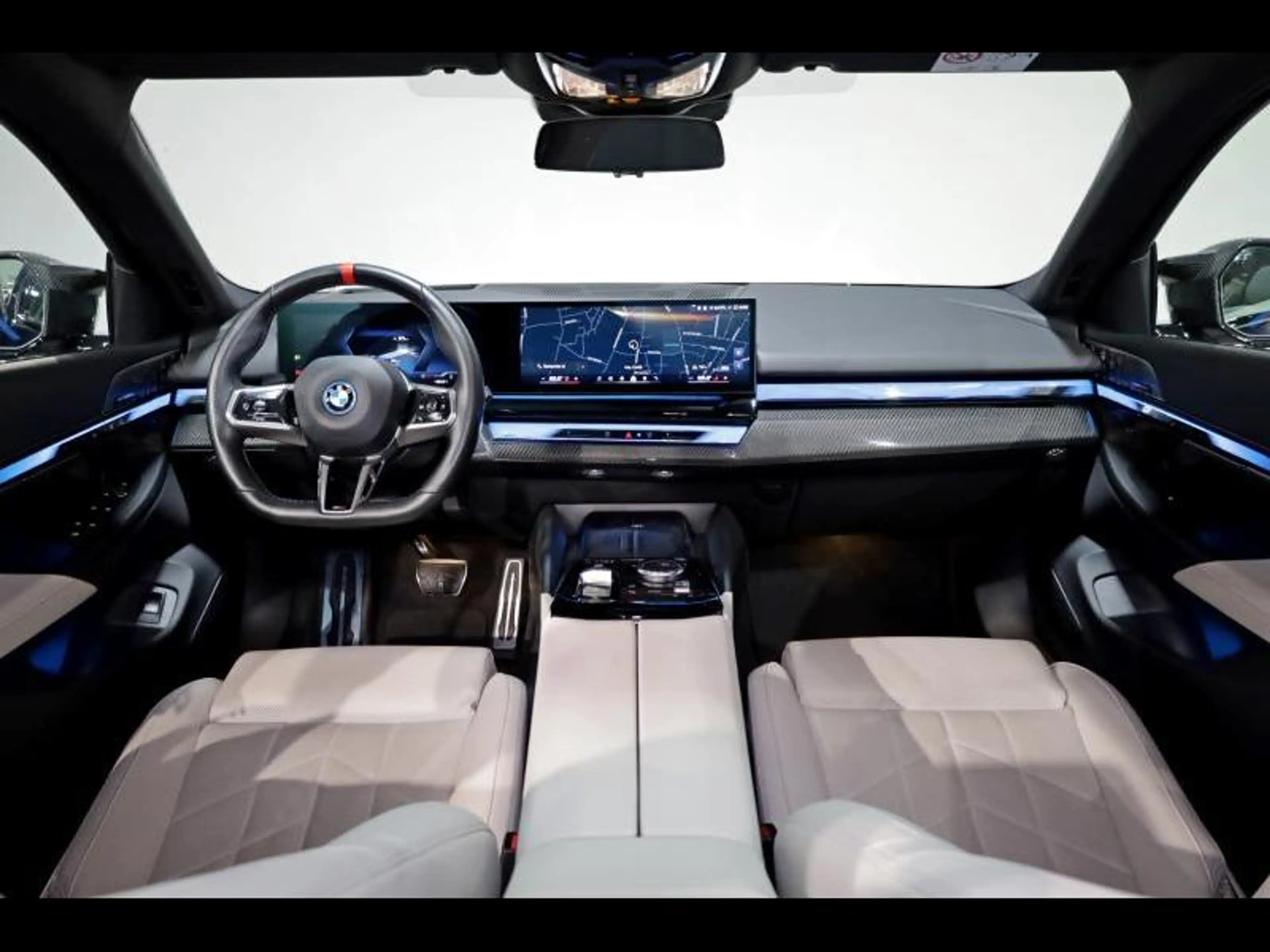 BMW i5 M60 xDrive Berline Kit M Sport — photo 7