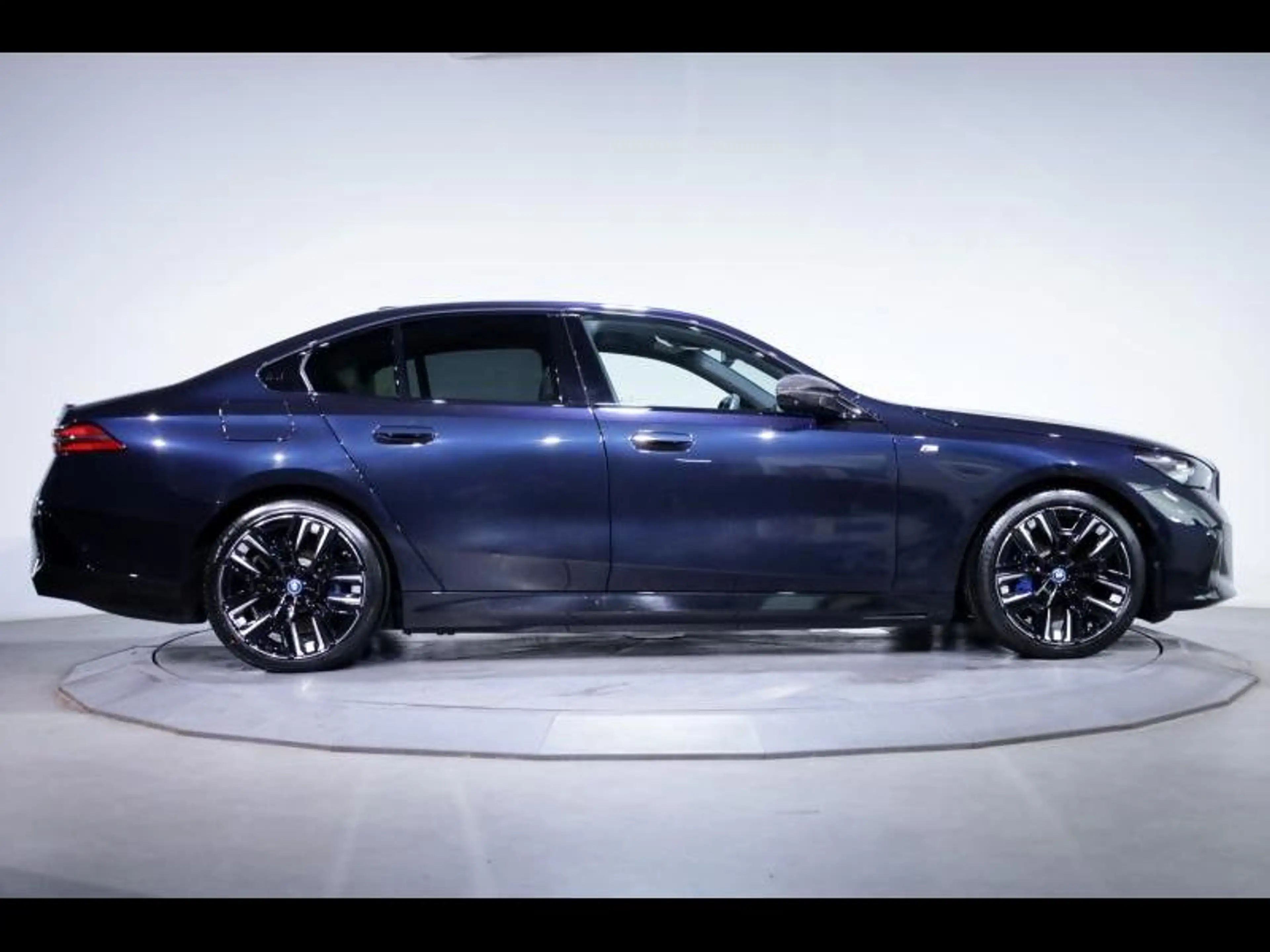 BMW i5 M60 xDrive Berline Kit M Sport — photo 3