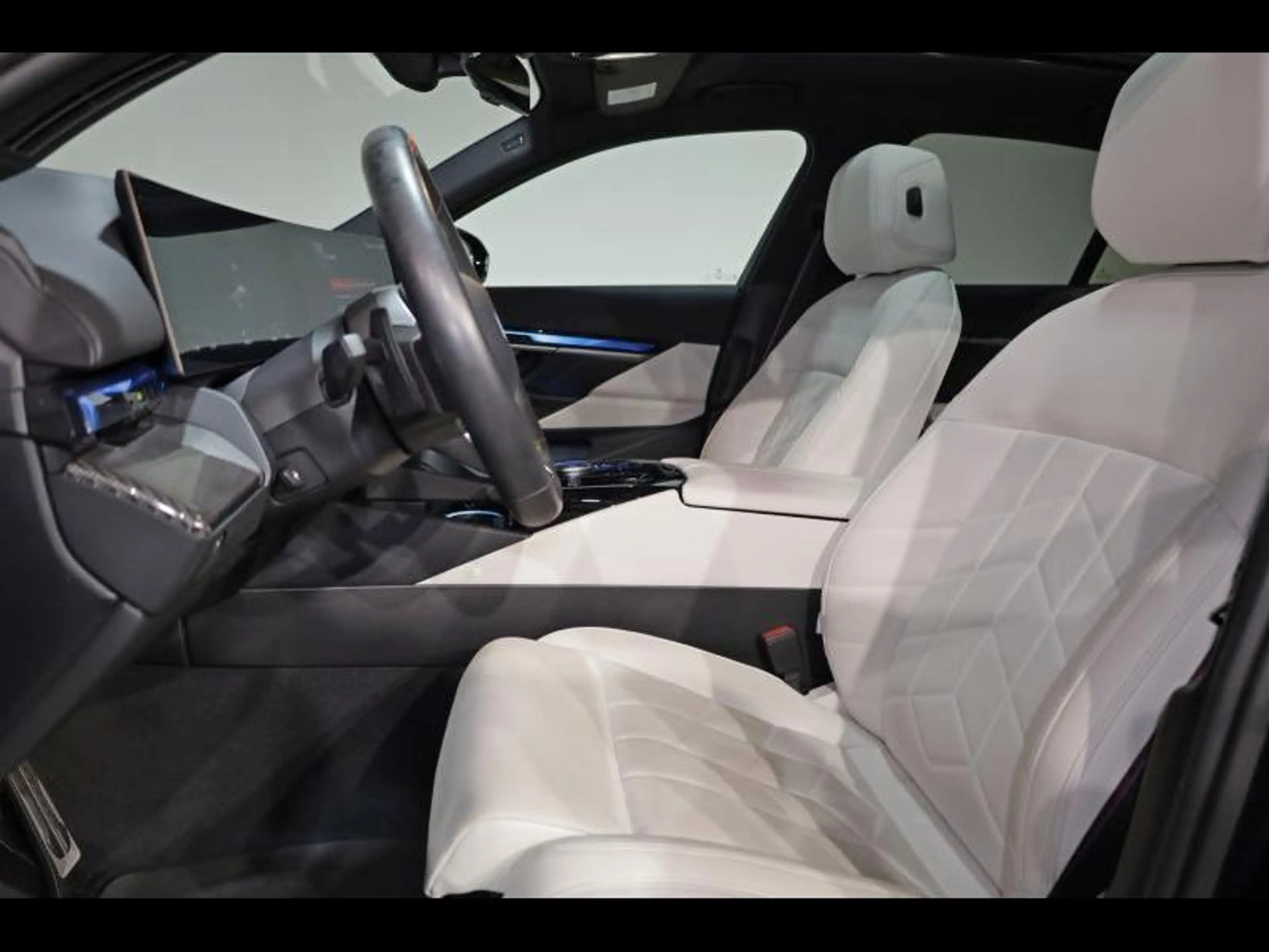 BMW i5 M60 xDrive Berline Kit M Sport — photo 9