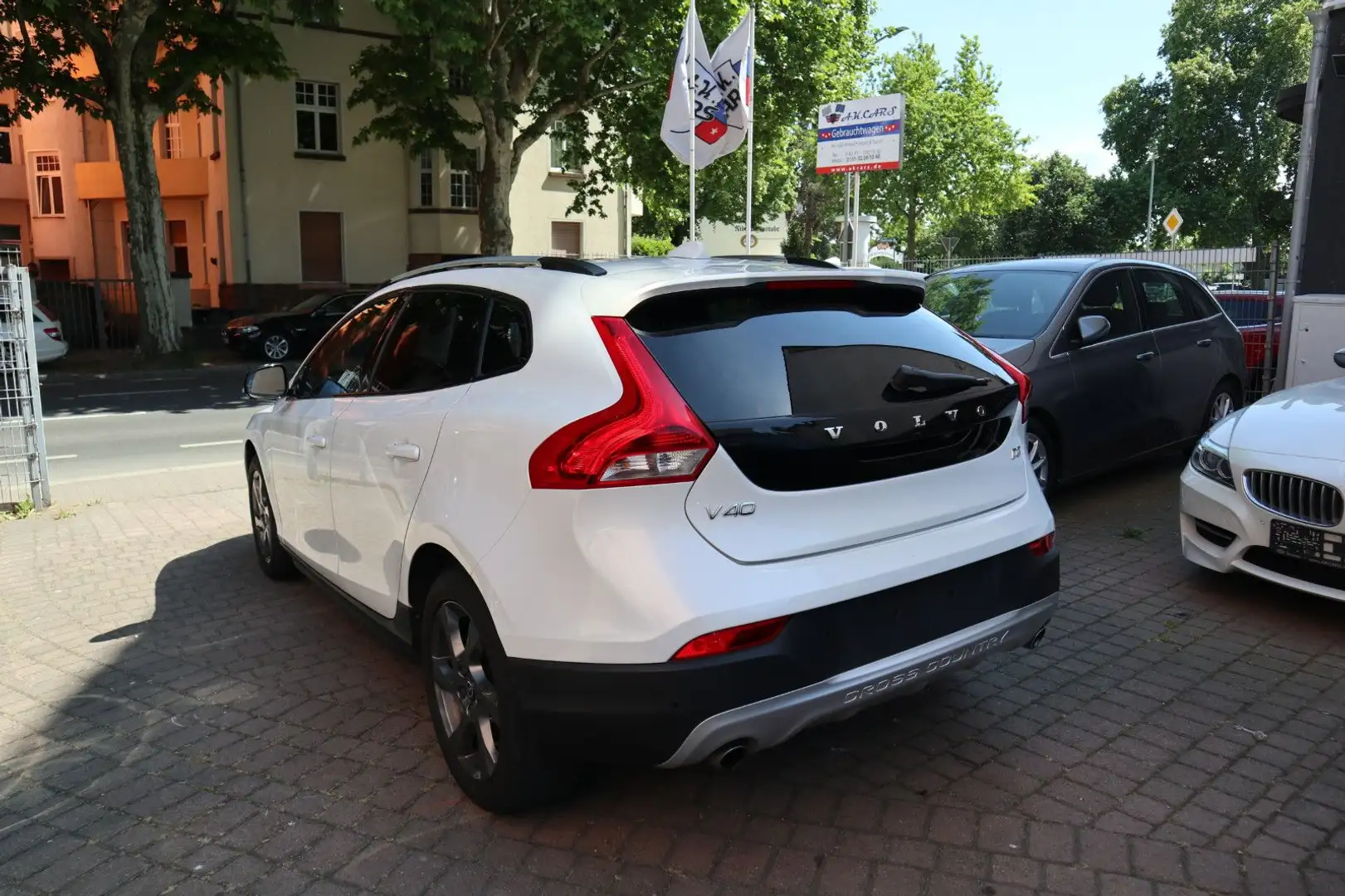 Volvo V40 Cross Country V40 CrossCountry Summum  Panorama Leder Bi-Xenon Blanco - 2