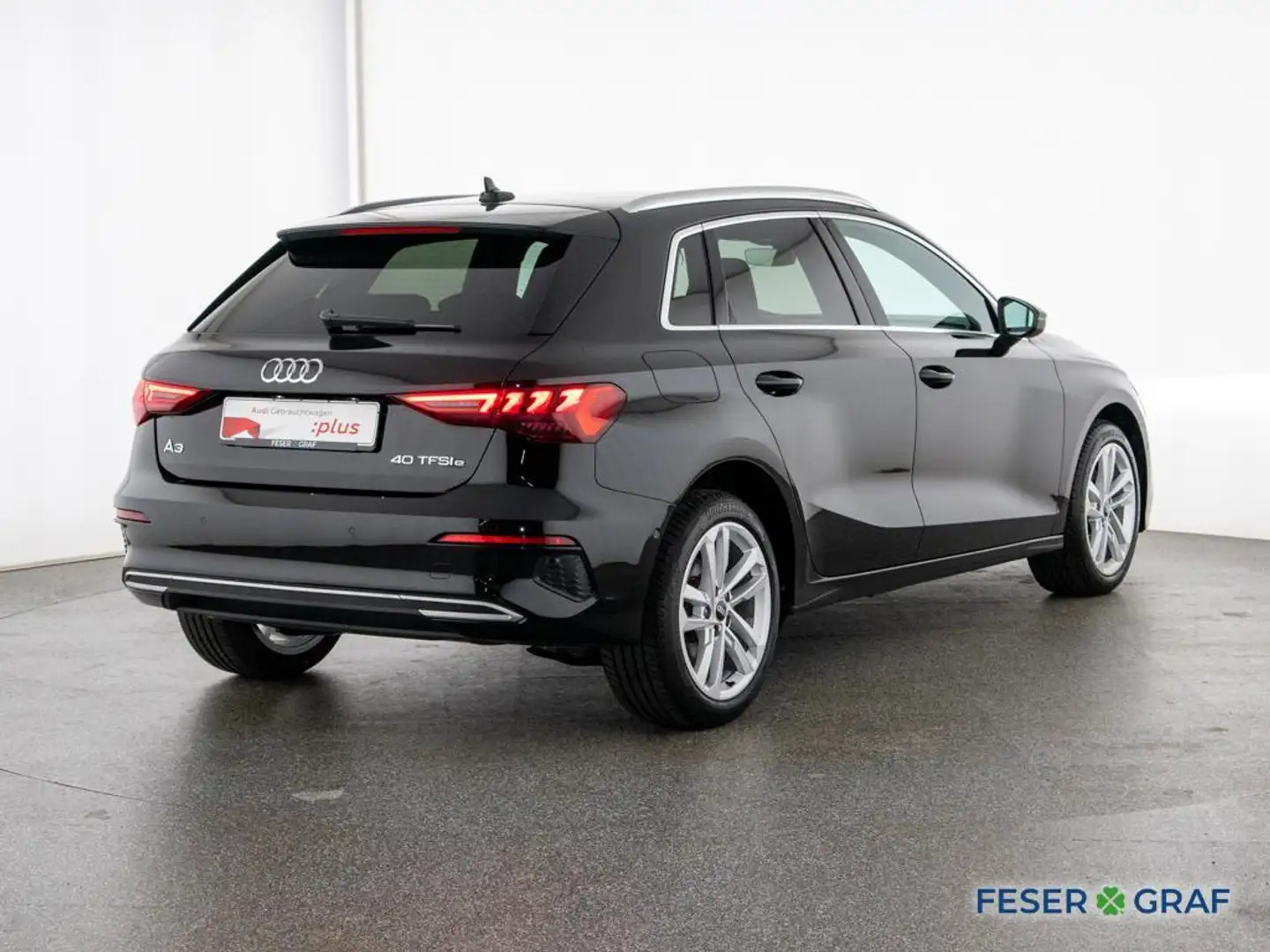 Audi A3 40 TFSI e Advanced S tronic LED / ACC / PDC / Navi Schwarz - 2