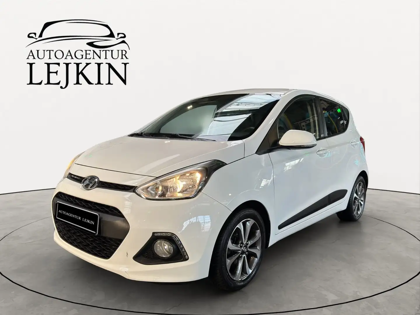 Hyundai i10 Passion 1.0*1. HAND*PDC*SHZ*TEMPOMAT*ALU* Blanc - 1