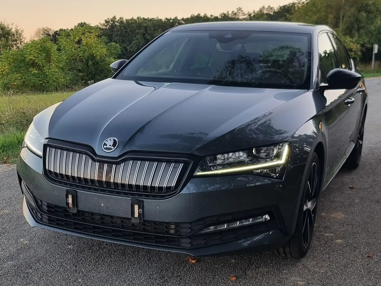 Skoda Superb iv Sportline Limousine Szary - 1