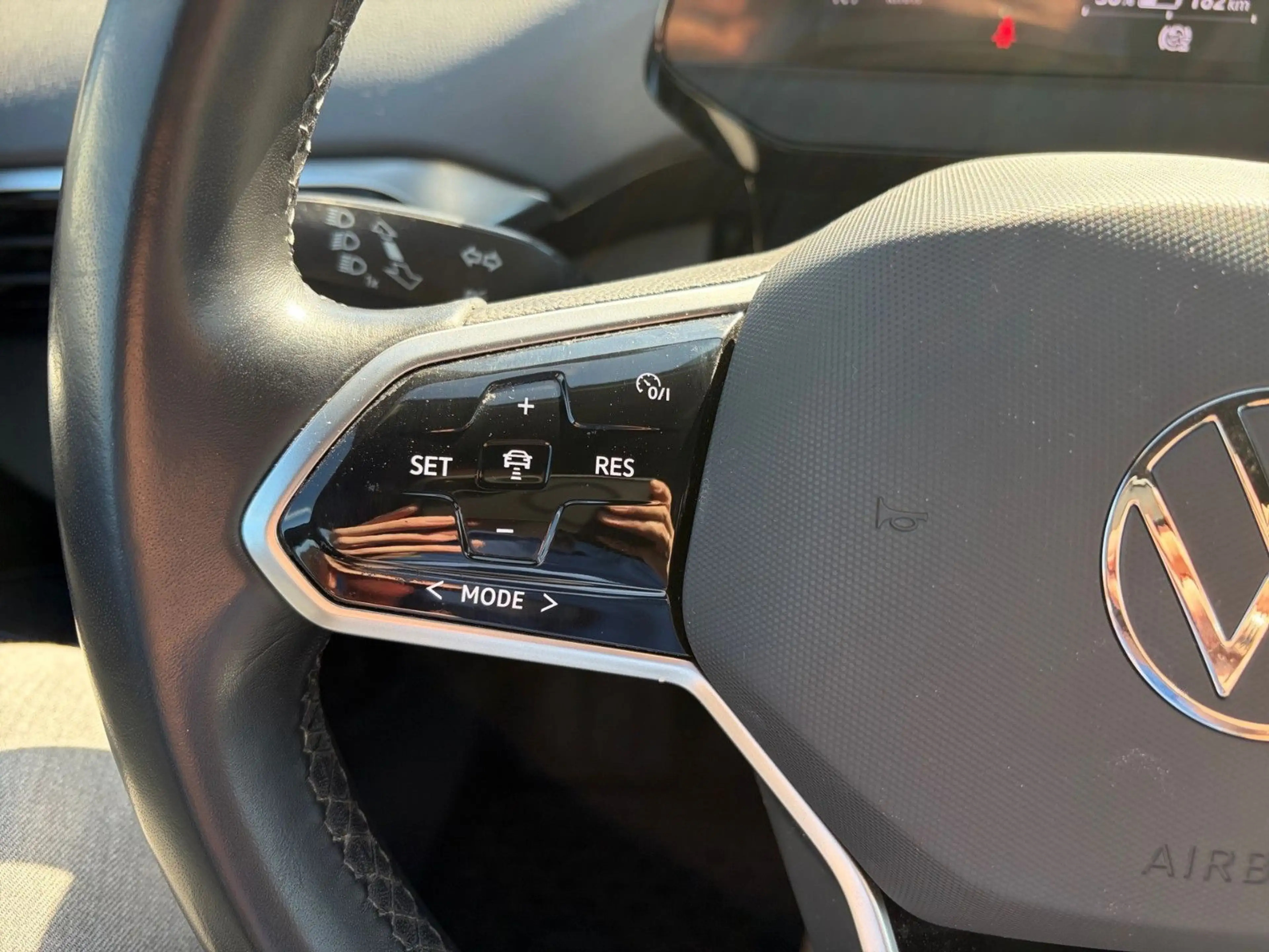 Volkswagen ID.4 Pro  150 kW 77kW/h+NAVI+ACC+SHZ — photo 21
