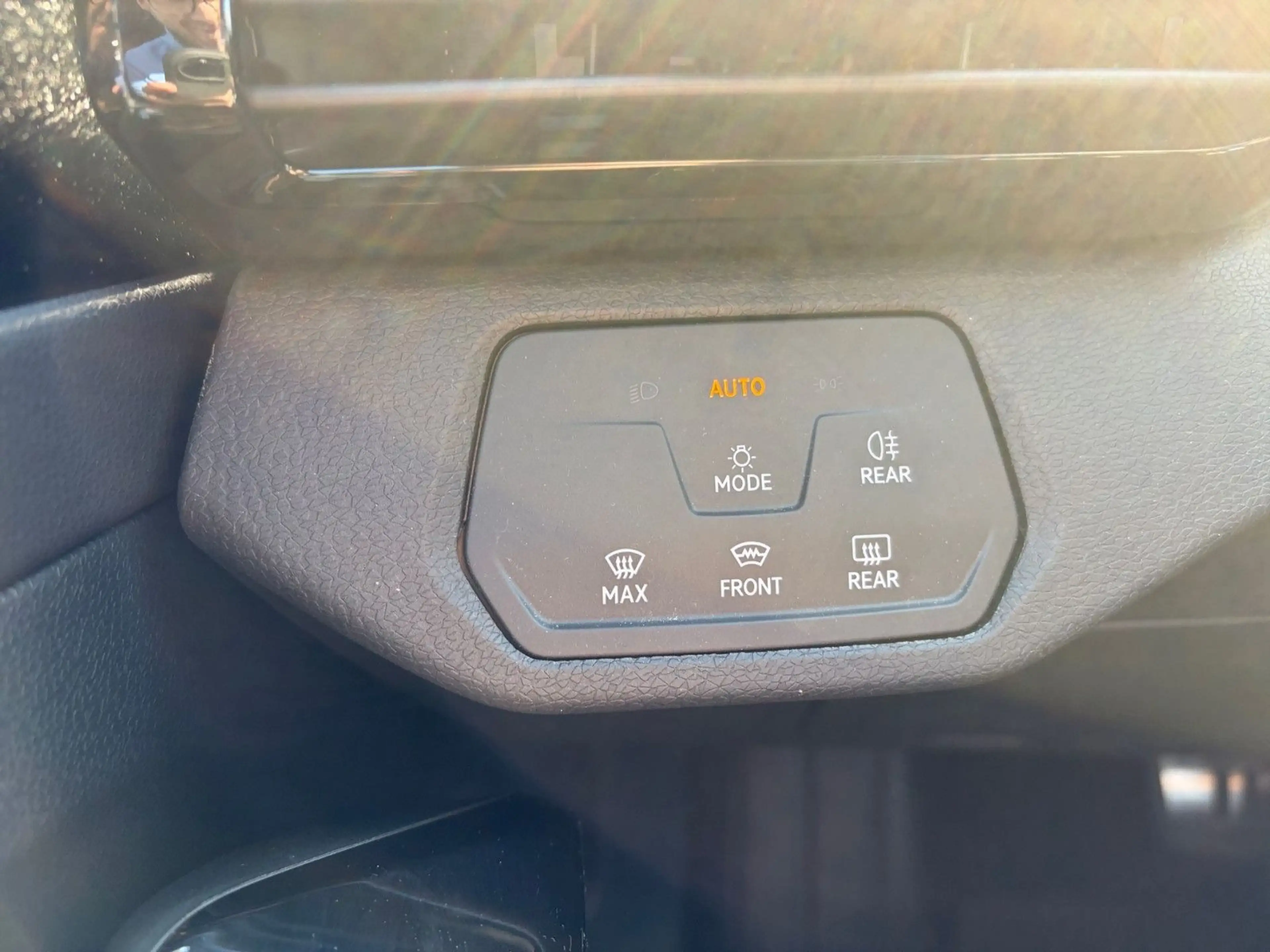 Volkswagen ID.4 Pro  150 kW 77kW/h+NAVI+ACC+SHZ — photo 23