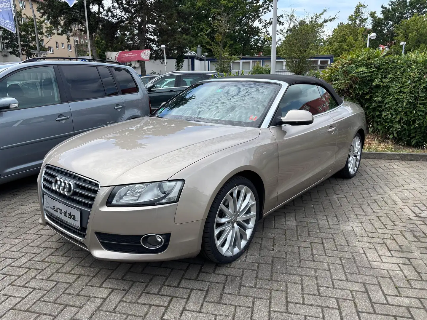 Audi A5 Cabrio 1.8 TFSI Automatik Beige - 1