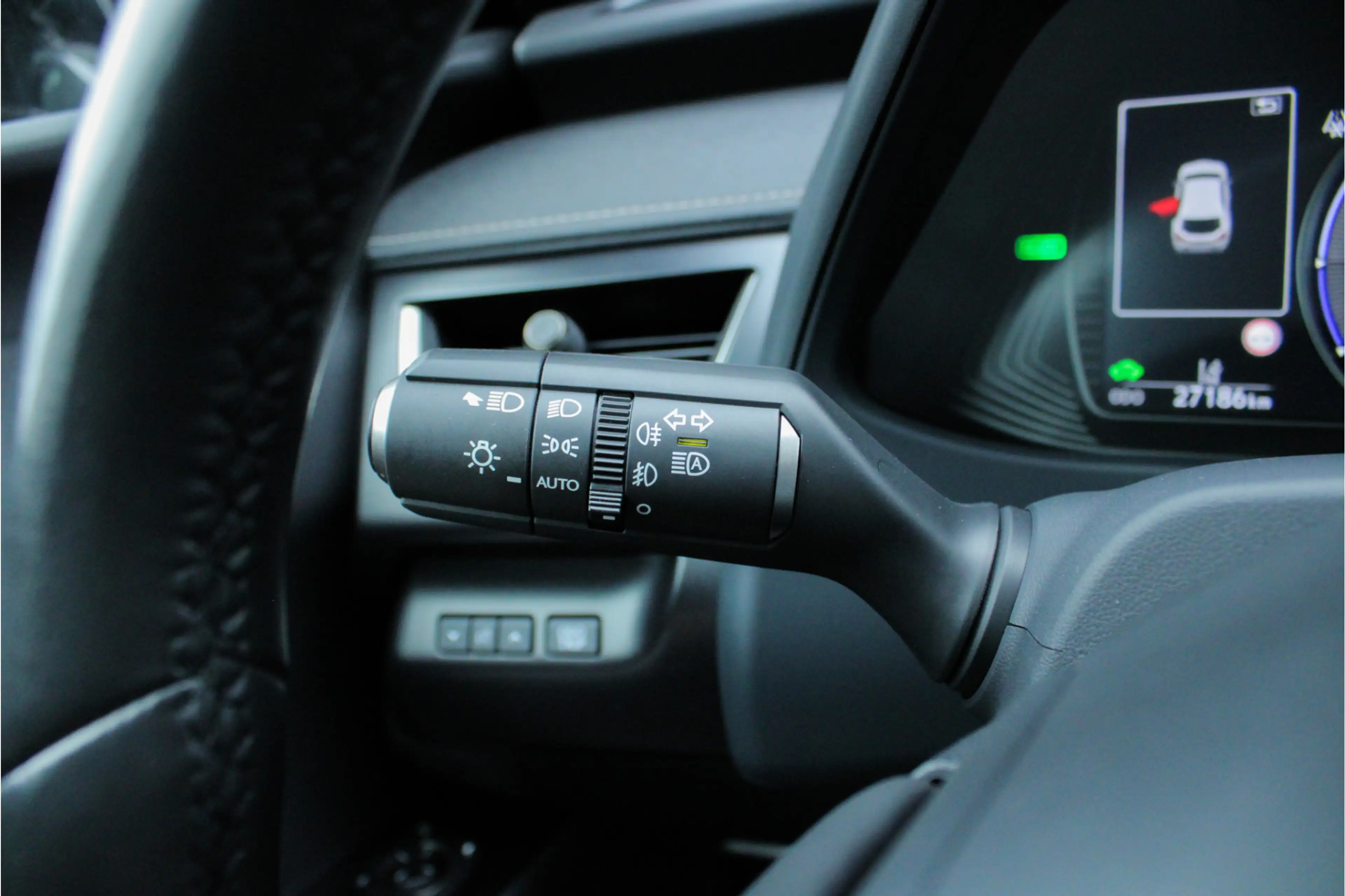 Lexus UX 250h Preference Line |facelift|stoelverwarming|dodehoek — photo 34