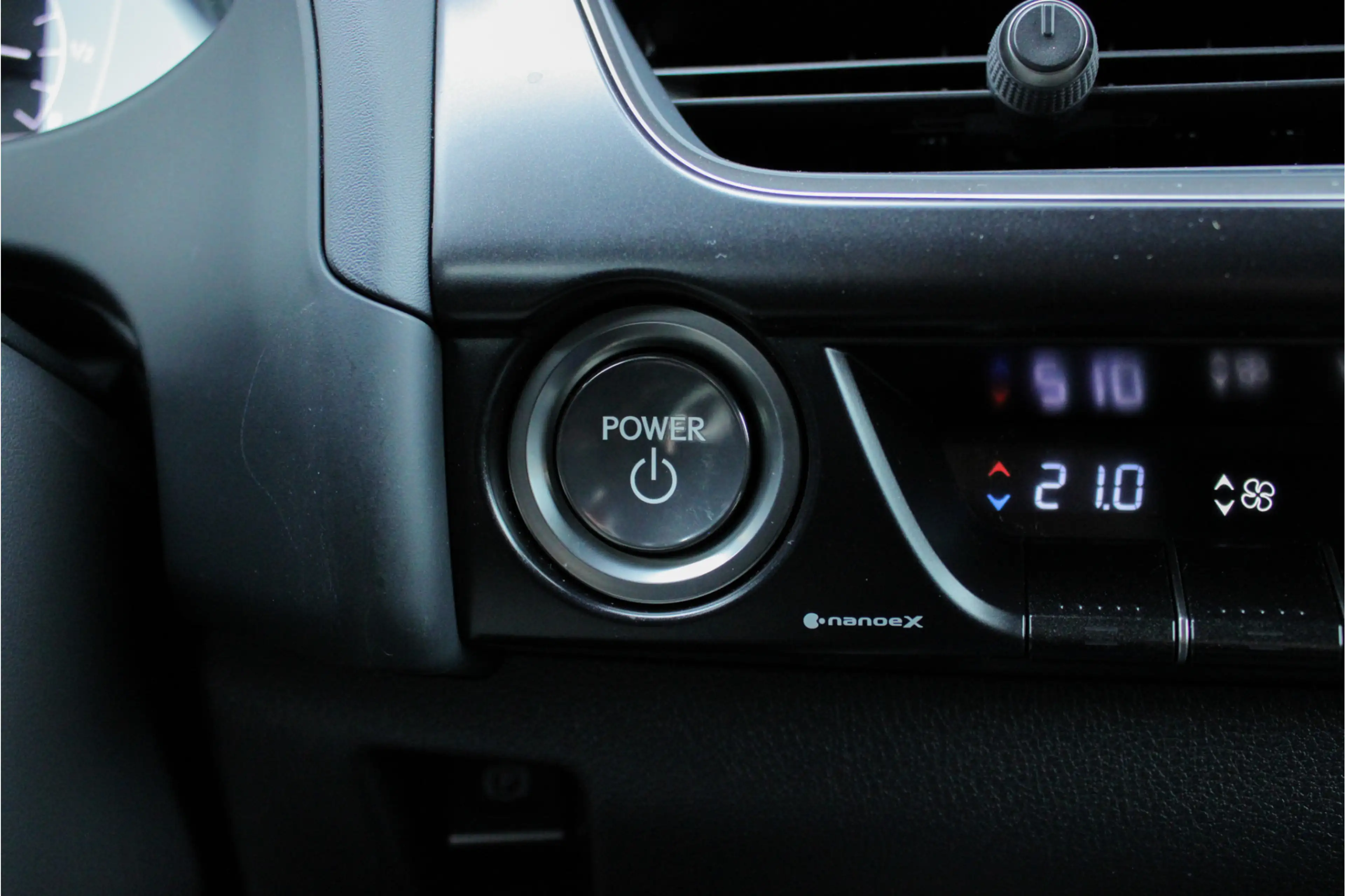 Lexus UX 250h Preference Line |facelift|stoelverwarming|dodehoek — photo 36