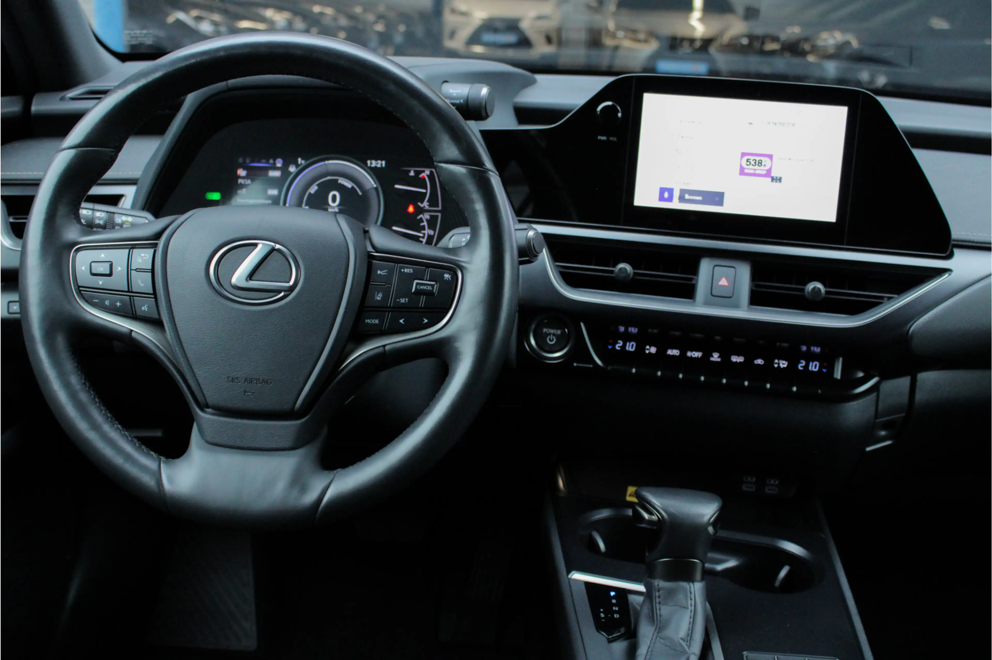 Lexus UX 250h Preference Line |facelift|stoelverwarming|dodehoek — photo 48