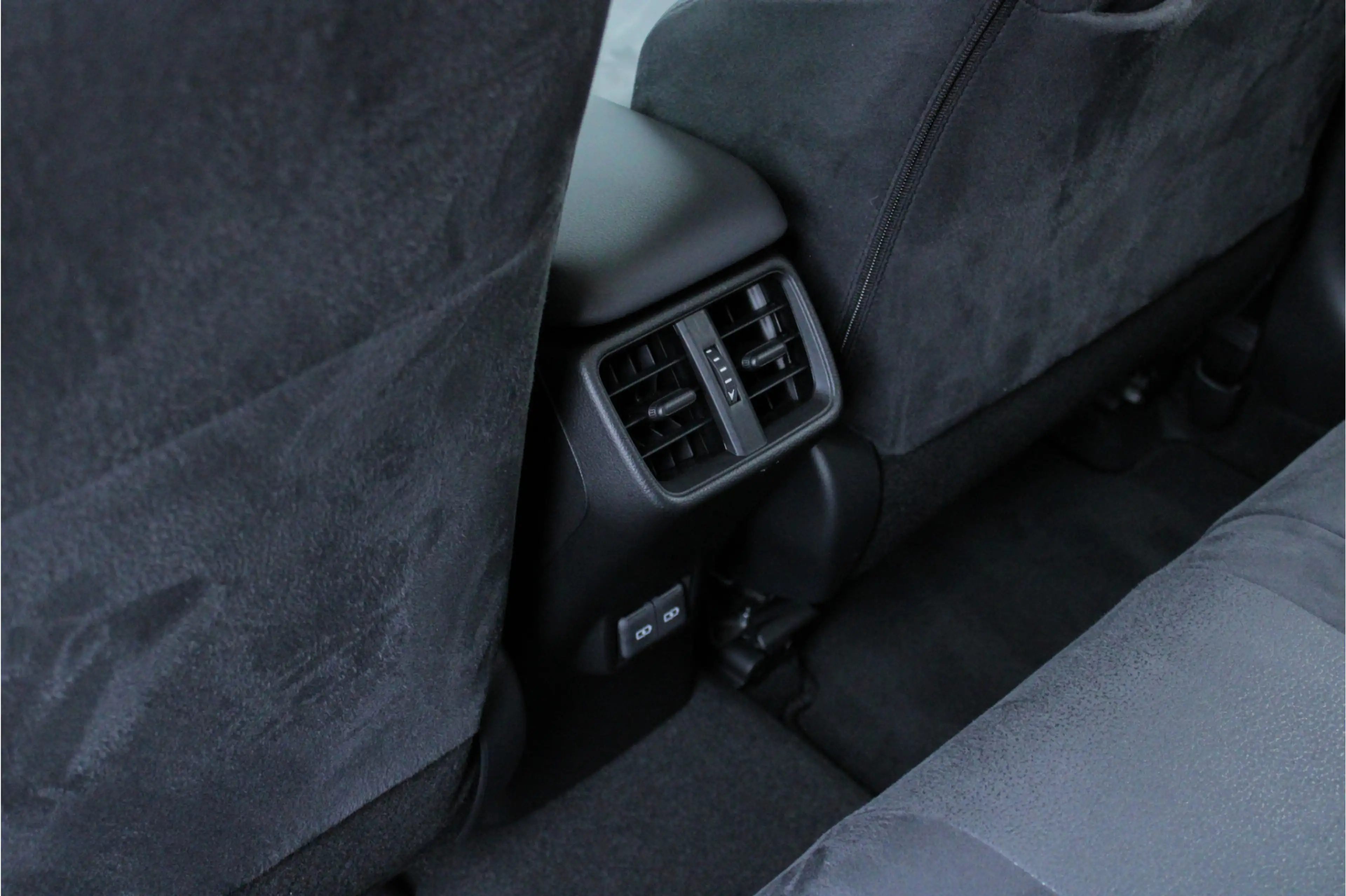 Lexus UX 250h Preference Line |facelift|stoelverwarming|dodehoek — photo 47