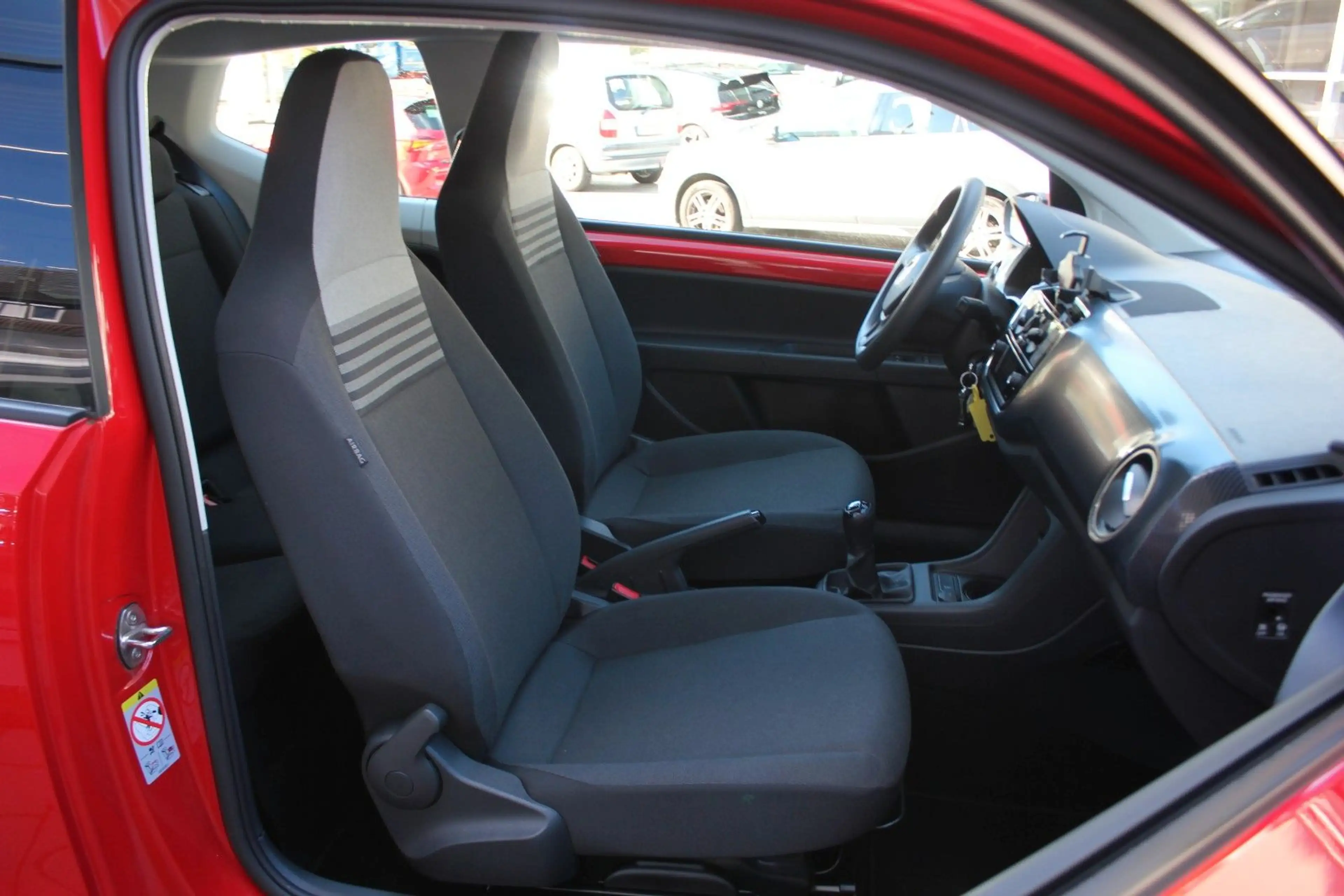 Volkswagen up! move Up! PDC,Kamera,Klima,GRA,BT — photo 8