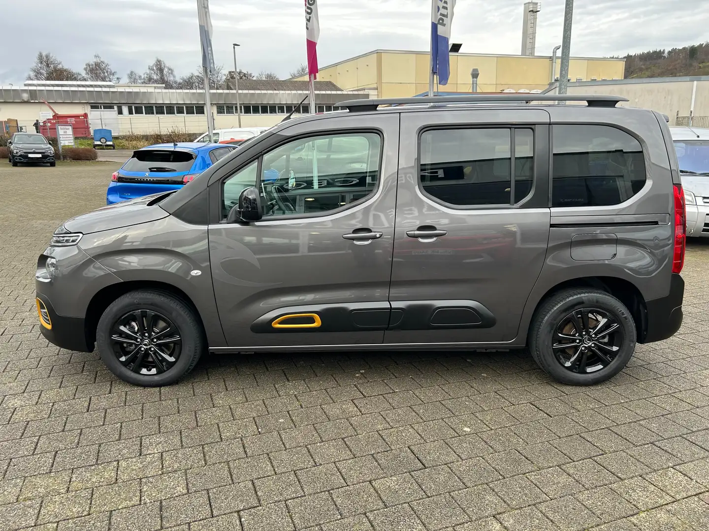 Citroen Berlingo M BlueHDi 130 S&S Rip Curl Gris - 2