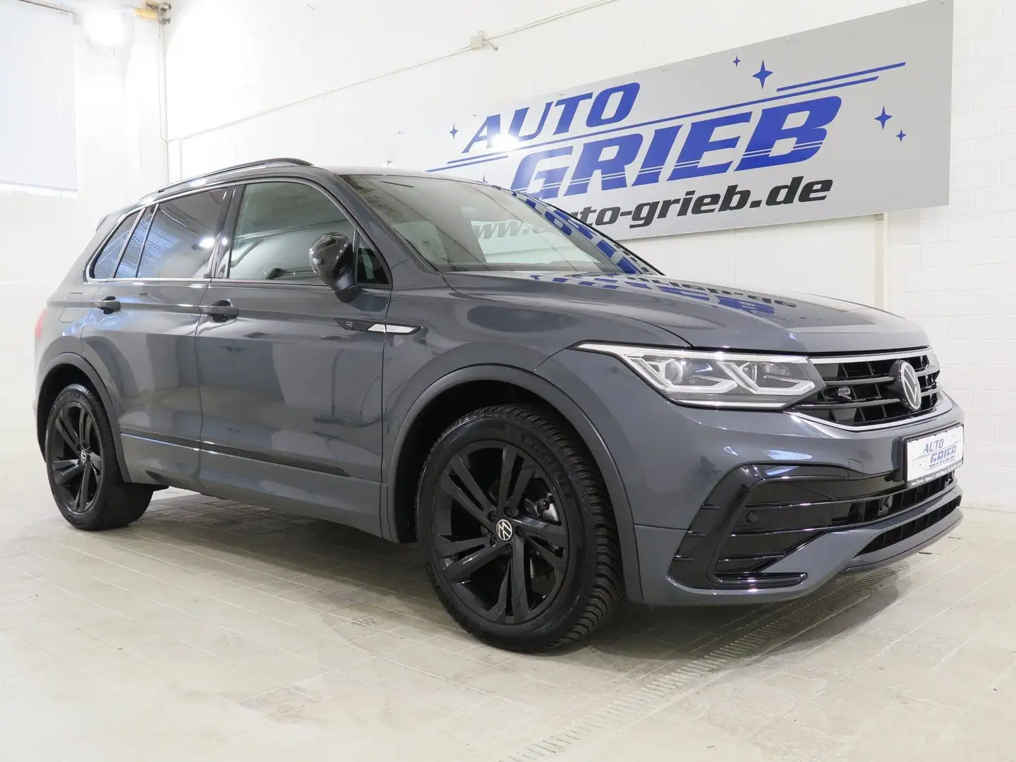 Volkswagen Tiguan R-Line, Matrix, Navi, App, Alu, ACC, PDC Grau - 1