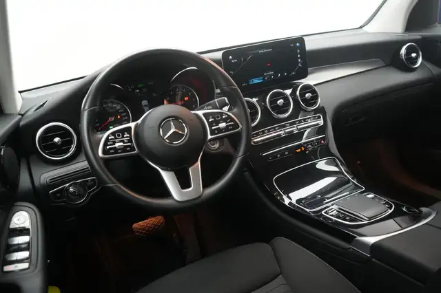 Mercedes-Benz GLC view 14