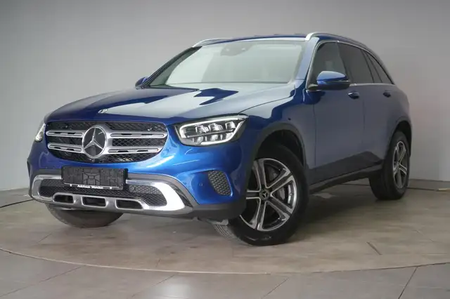 Mercedes-Benz GLC view 3